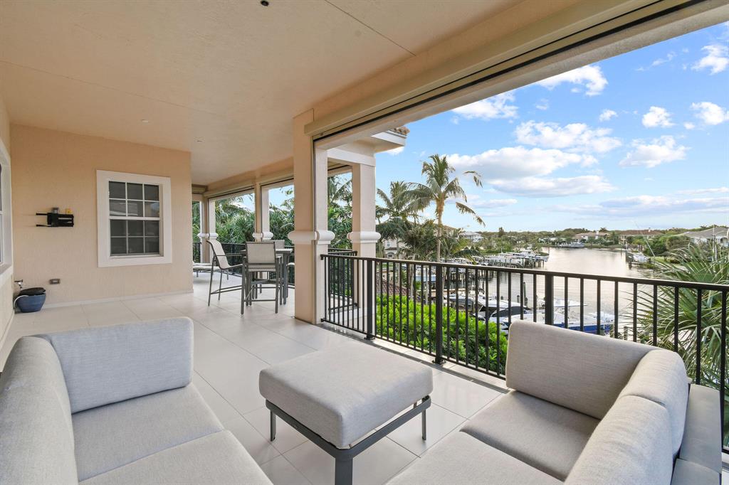 CARRIAGE HOMES AT FRENCHMANS HARBOR CONDO - Residential