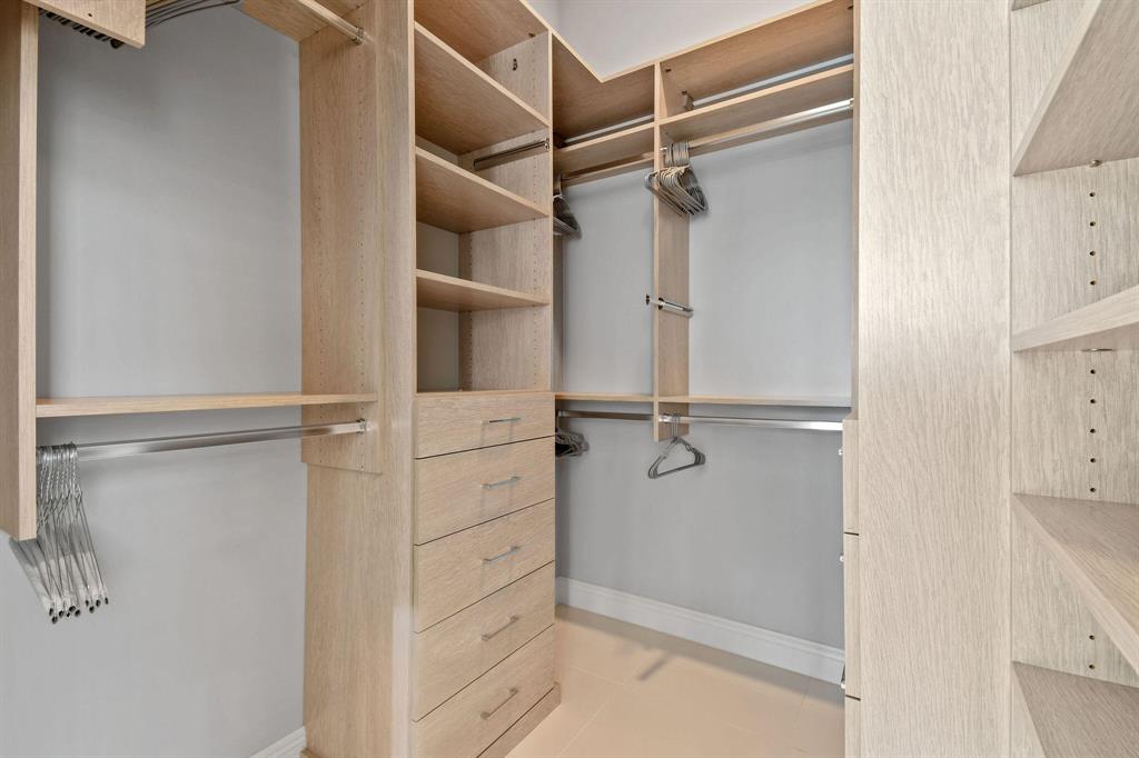 CARRIAGE HOMES AT FRENCHMANS HARBOR CONDO - Residential