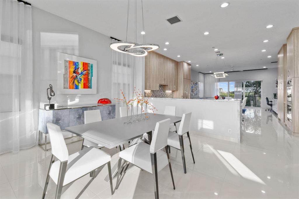 CARRIAGE HOMES AT FRENCHMANS HARBOR CONDO - Residential
