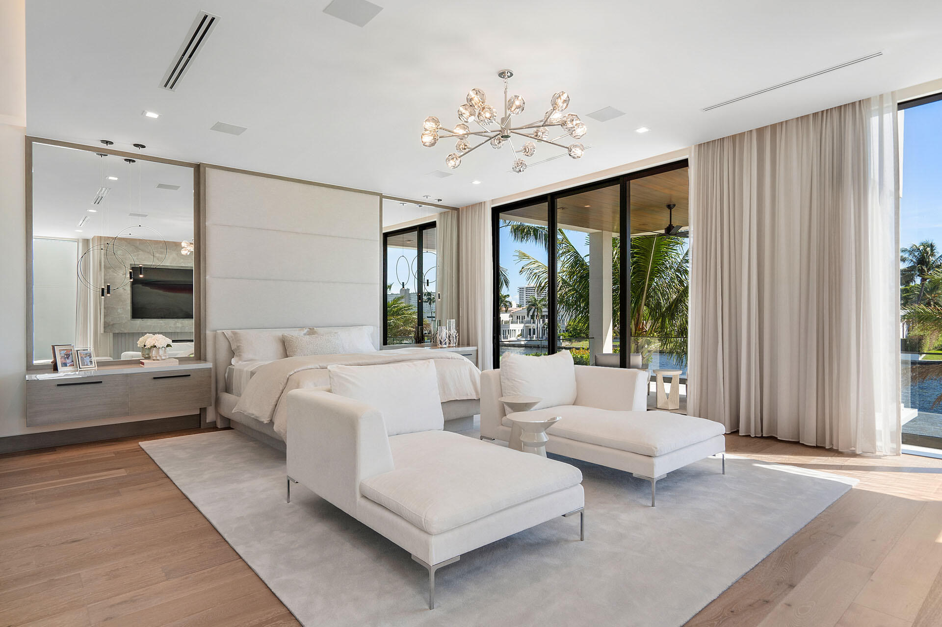 ROYAL PALM YACHT & COUNTRY CLUB - Residential
