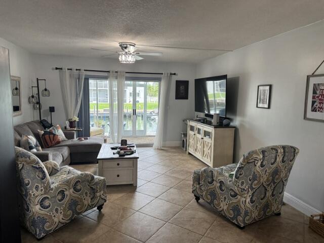 WINDSOR PARK NORTH CONDOMINIUMS - Residential