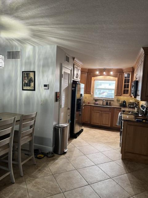 WINDSOR PARK NORTH CONDOMINIUMS - Residential