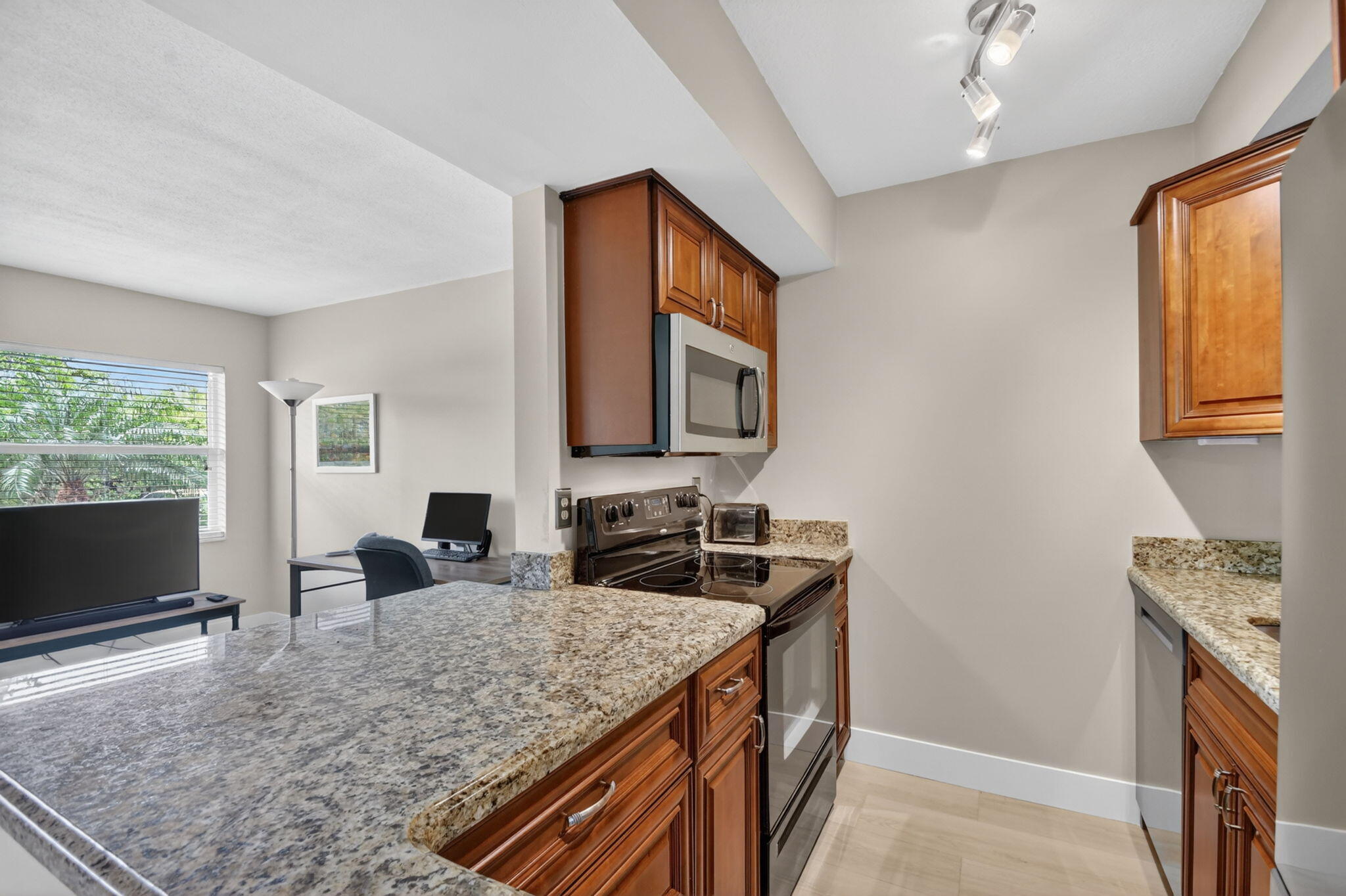 PAGET HOUSE CONDO - Residential