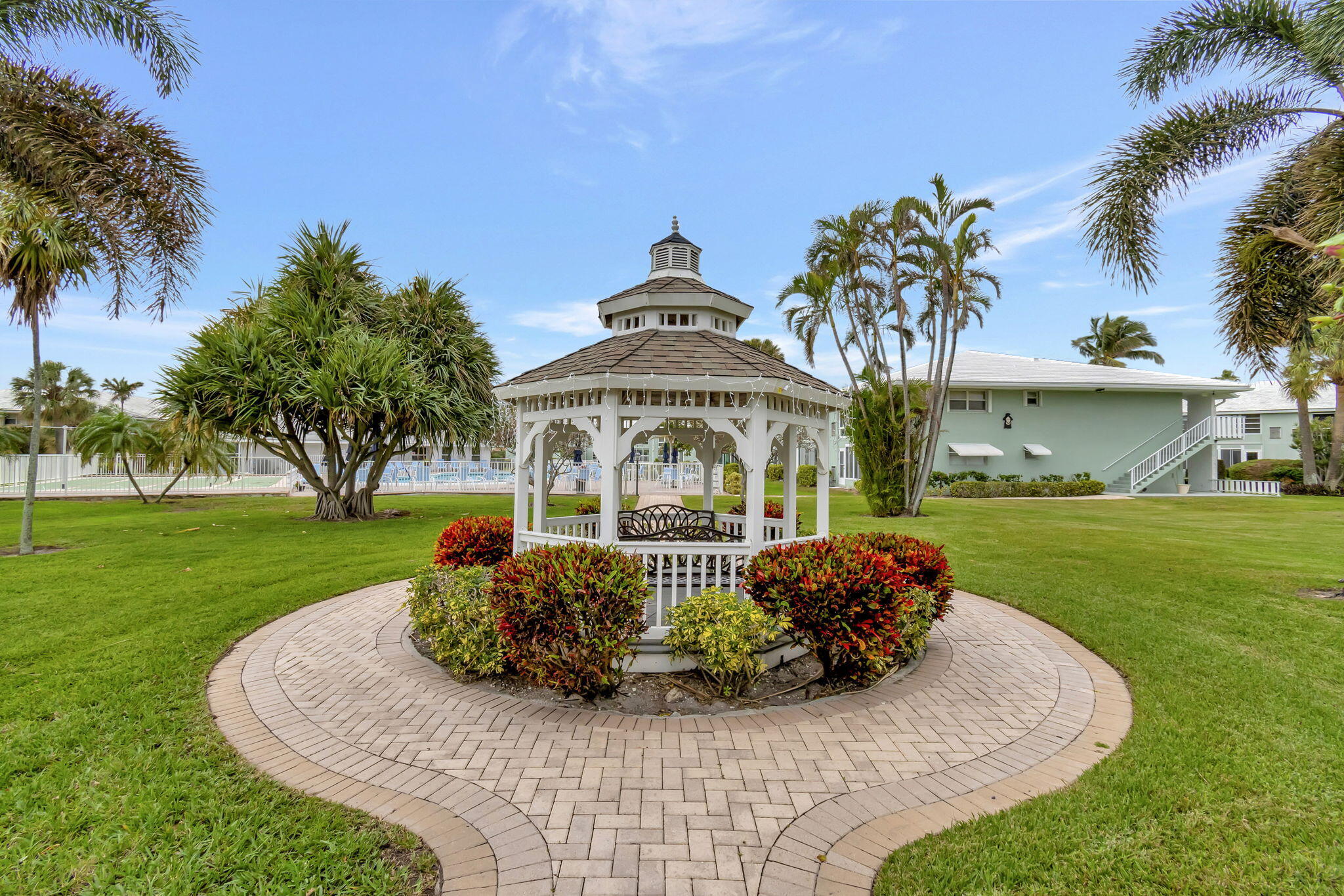 PAGET HOUSE CONDO - Residential