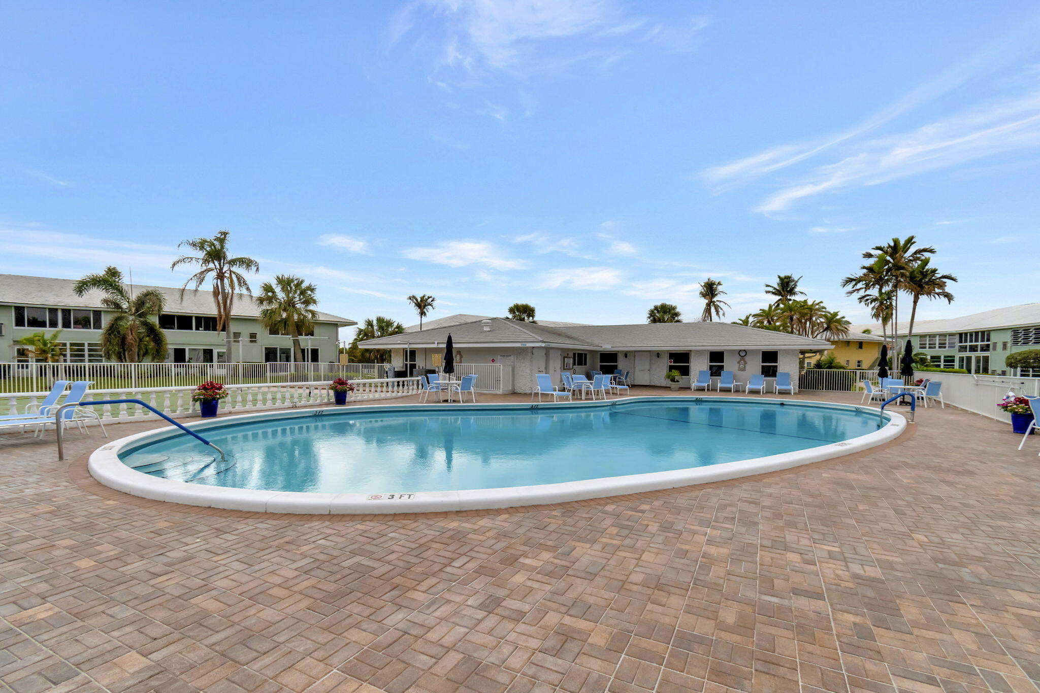 PAGET HOUSE CONDO - Residential