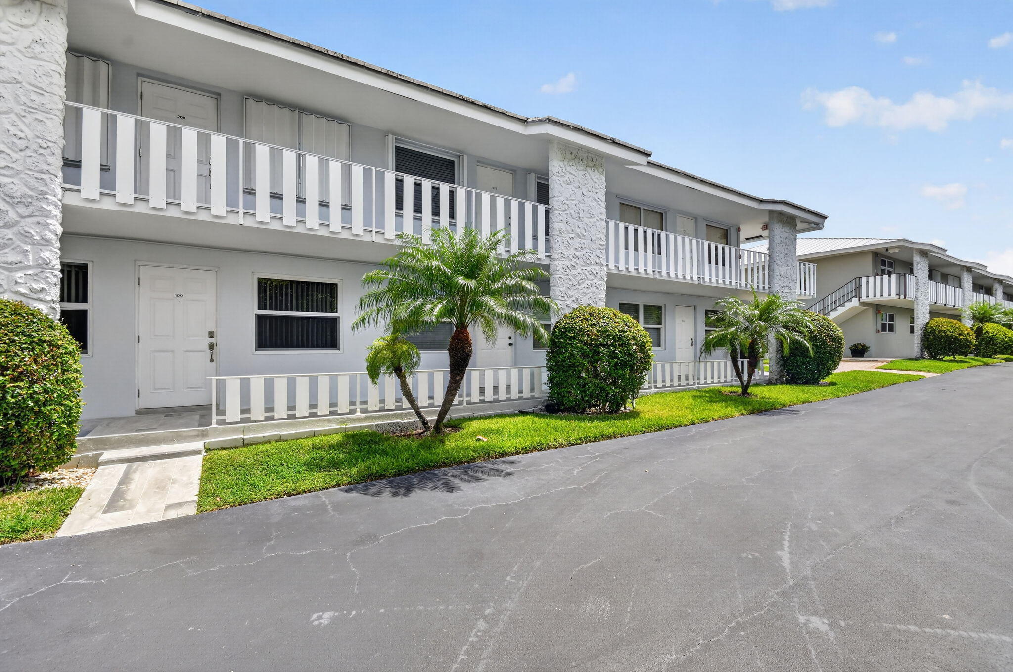 PAGET HOUSE CONDO - Residential
