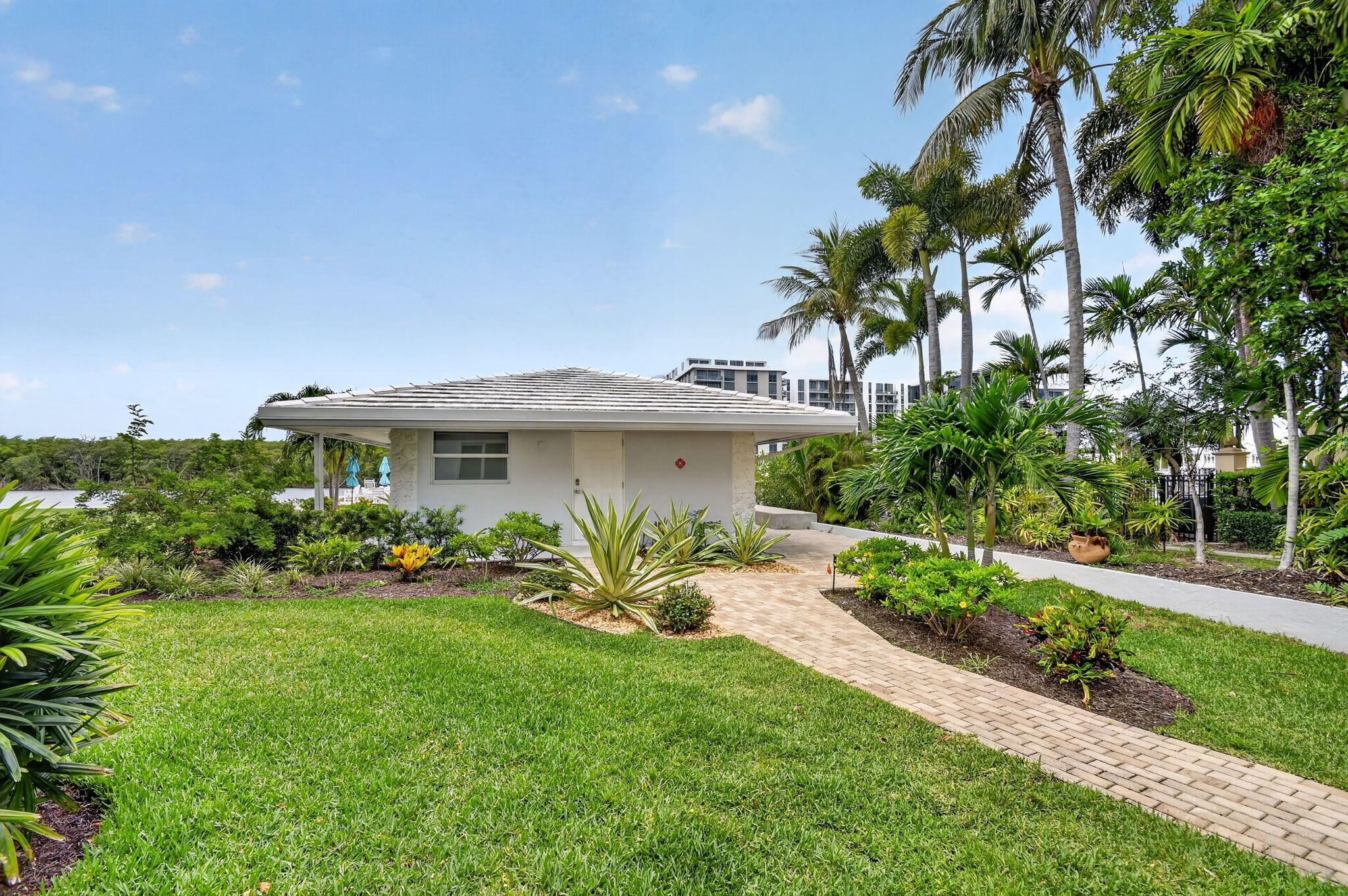 PAGET HOUSE CONDO - Residential