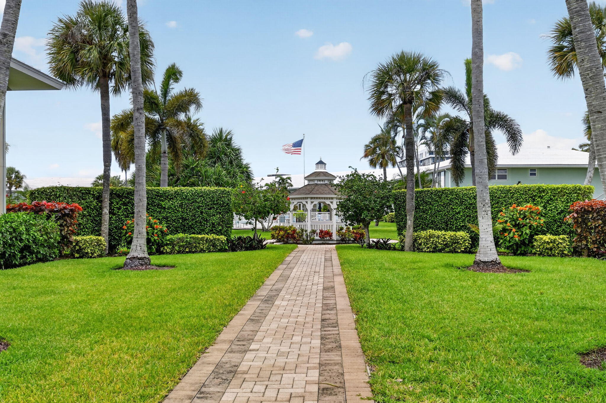 PAGET HOUSE CONDO - Residential