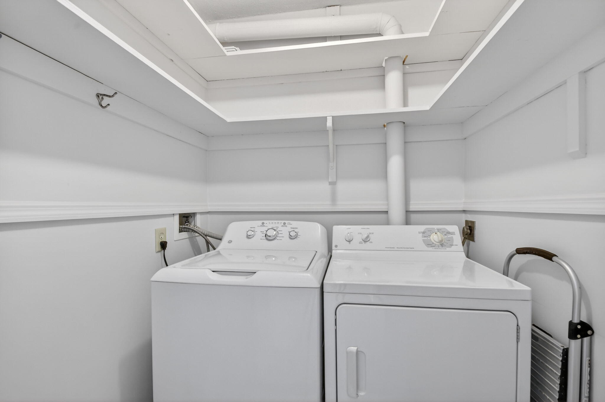 PAGET HOUSE CONDO - Residential