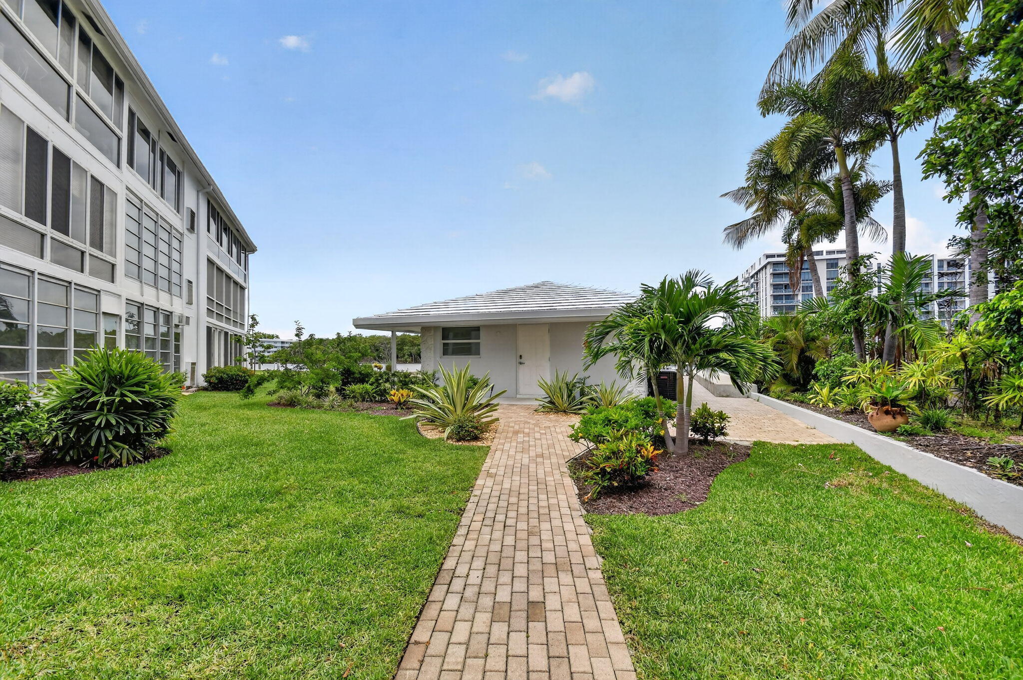 PAGET HOUSE CONDO - Residential