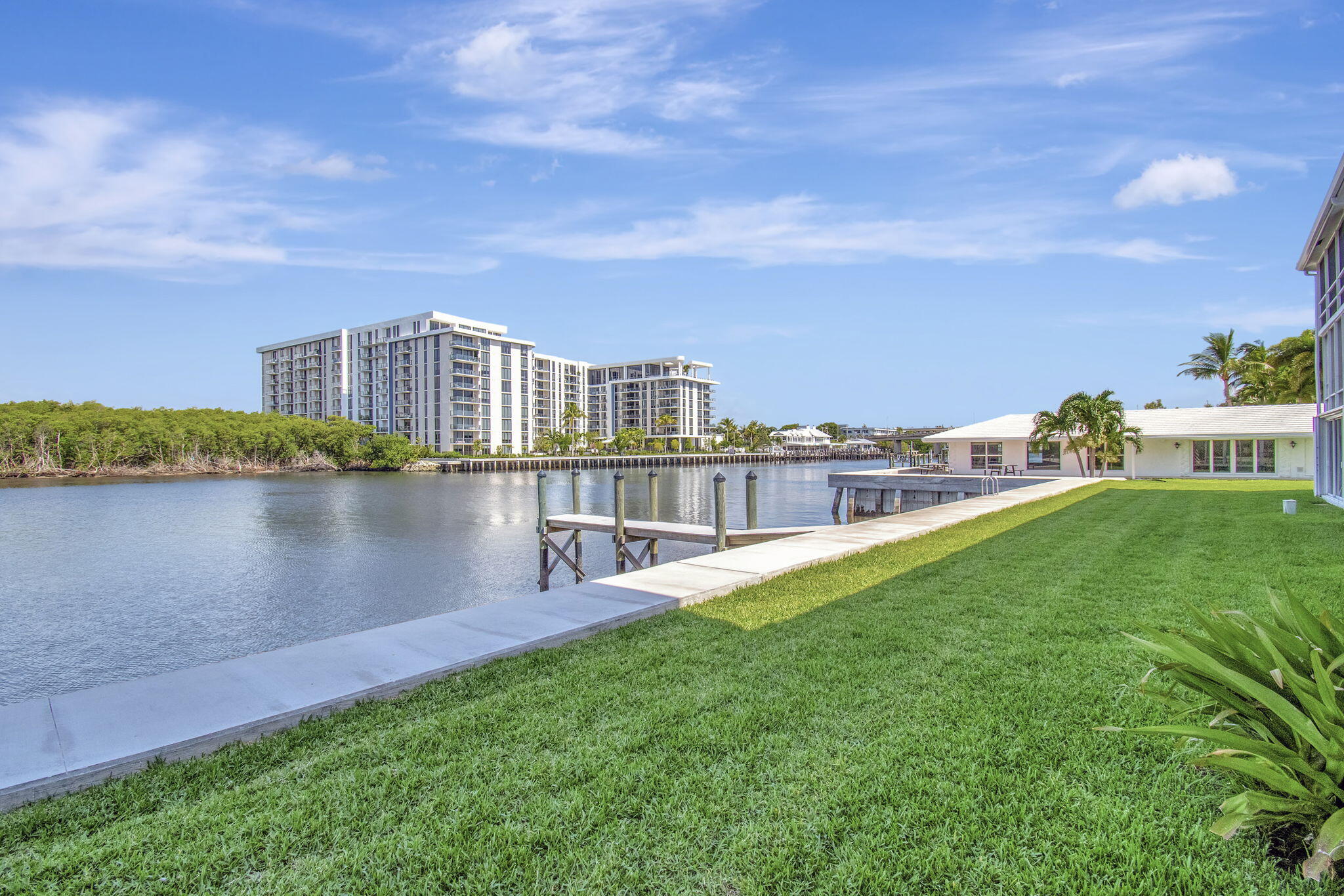 PAGET HOUSE CONDO - Residential