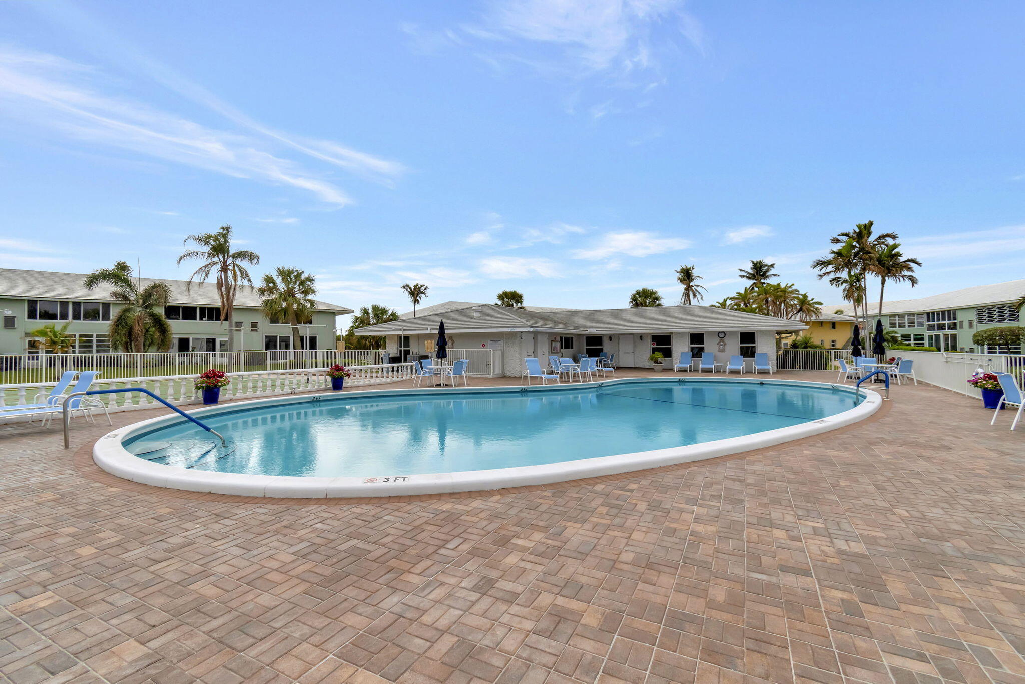 PAGET HOUSE CONDO - Residential