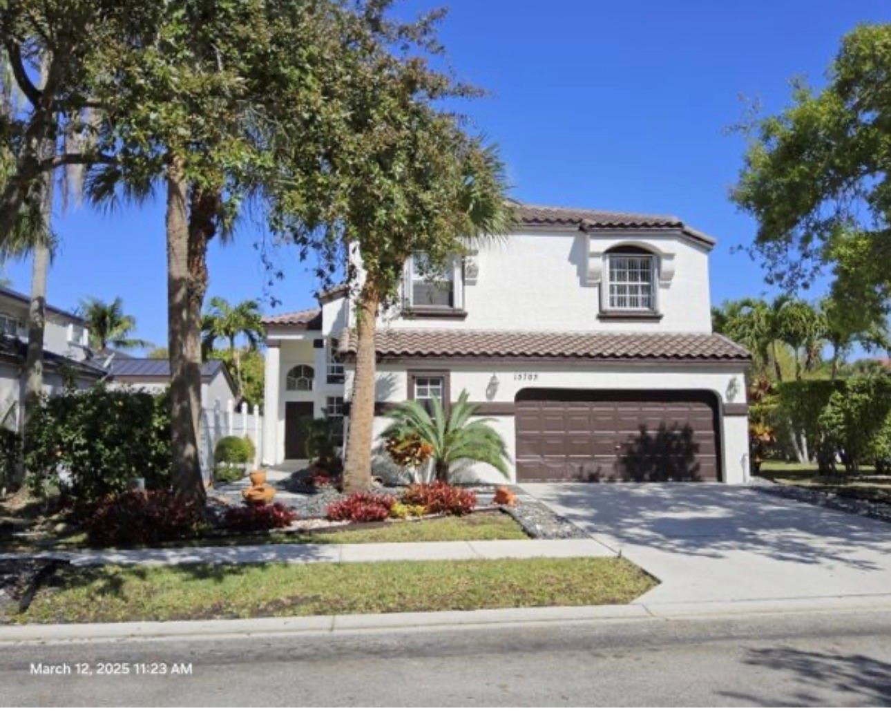 Welcome to this spacious and beautifully maintained 5-bedroom, 3.5-bathroom home in the highly sought-after Towngate / Classic Vista community. Situated on an oversized 8,901 sq ft corner lot, this residence offers 3,260 sq ft of comfortable living space. Soaring double-height ceilings and abundant natural light create an open, airy ambiance from the moment you enter. The home features an oversized family room, granite countertops, updated bathrooms, and a stunning primary bath with a glass-enclosed shower. A first-floor bedroom with an accessible full bath adds flexibility for guests or multigenerational living. Recent upgrades include a new roof (2024) and hurricane-rated garage door (2026). Conveniently located near shopping, dining, parks, and major highways.