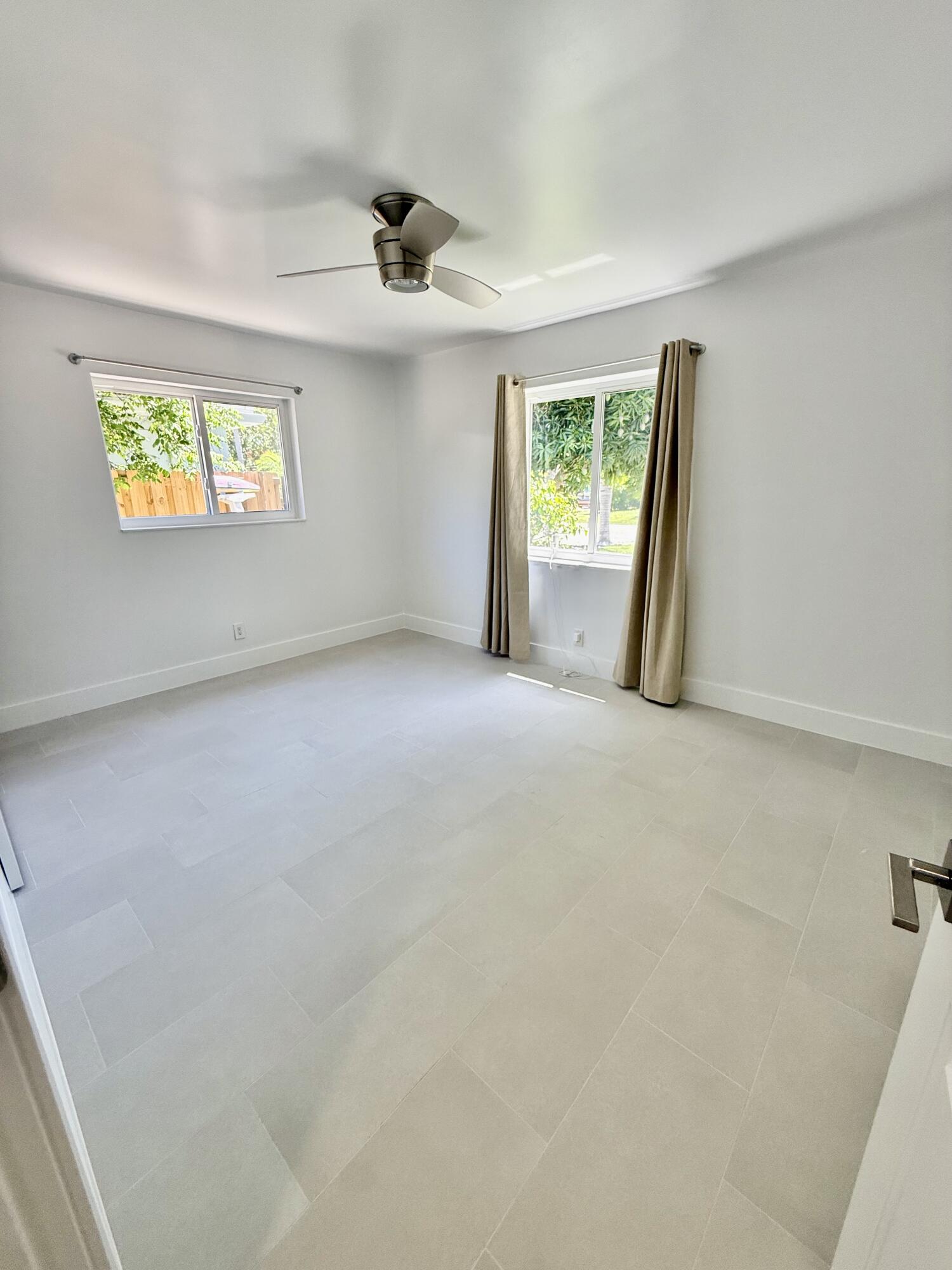 LANTANA COVE - Residential Lease