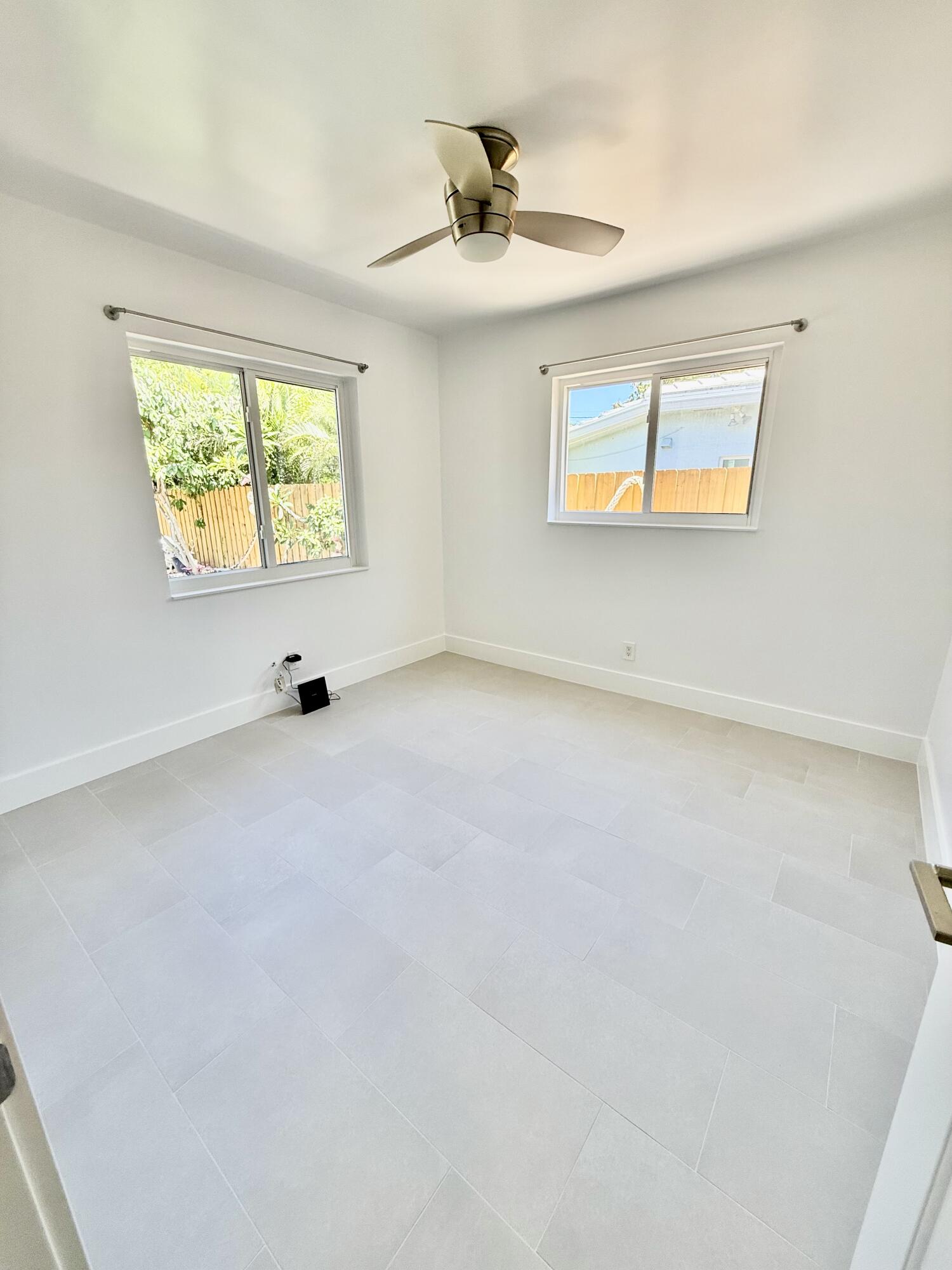 LANTANA COVE - Residential Lease