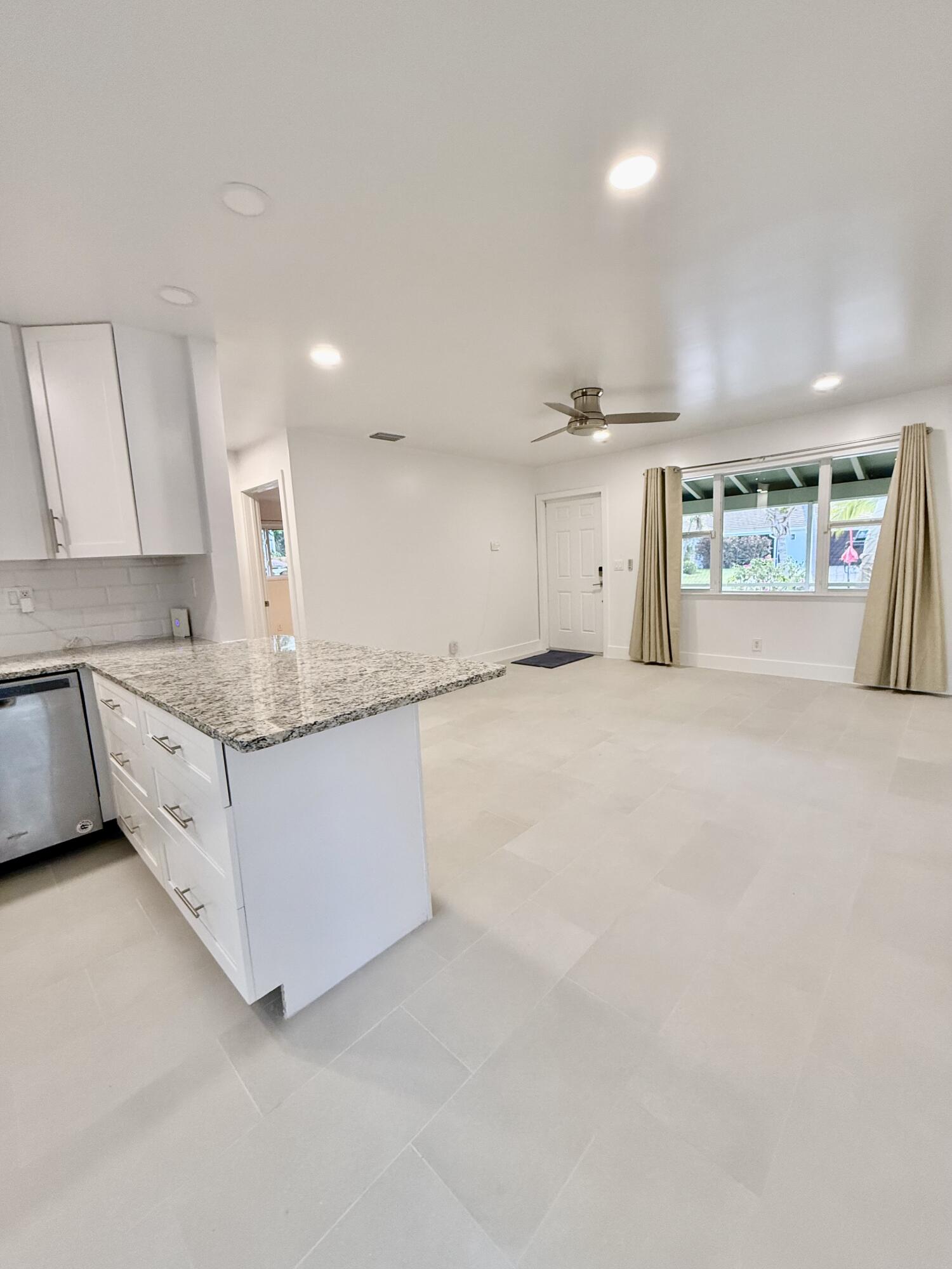 LANTANA COVE - Residential Lease