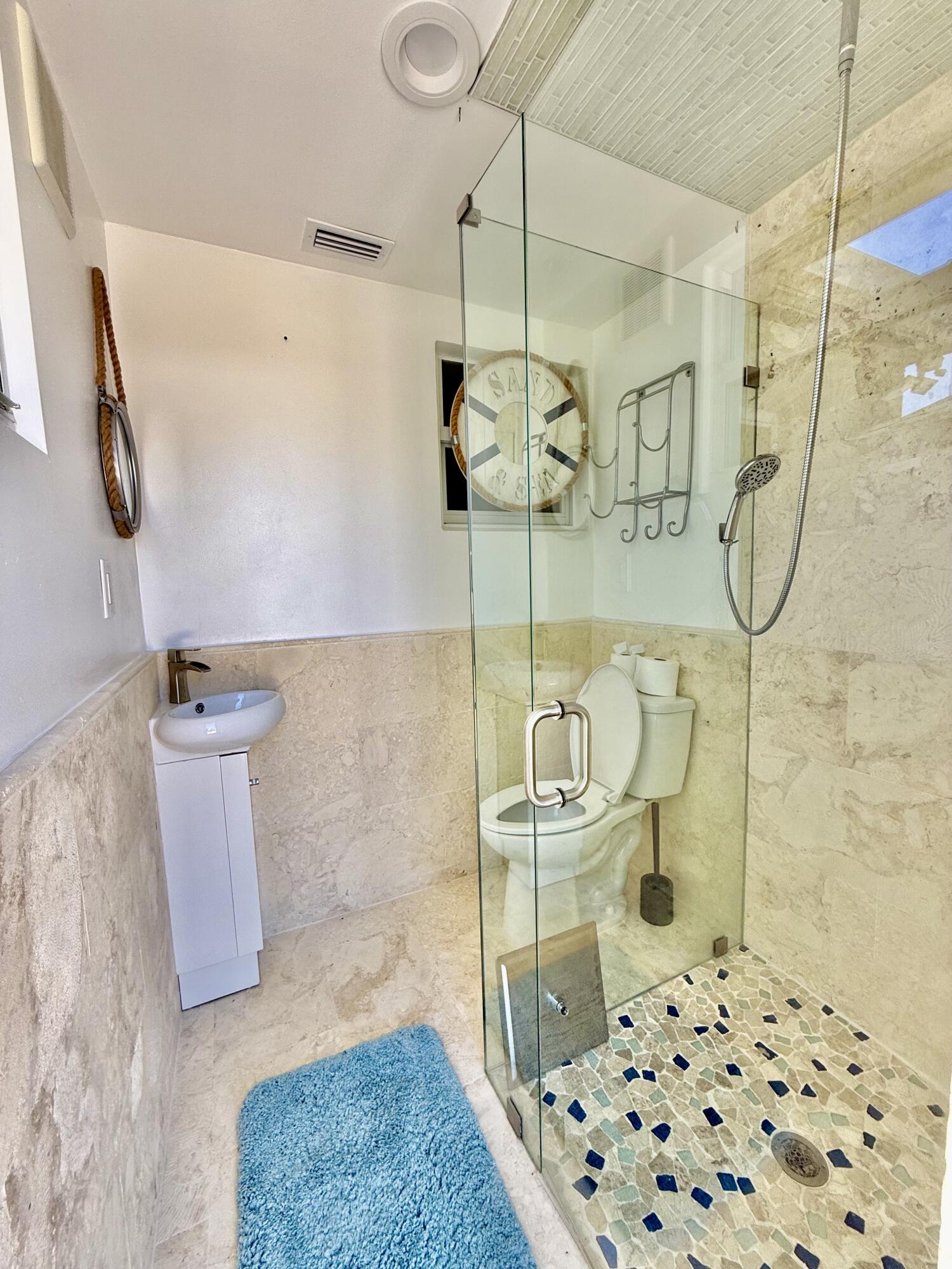 LANTANA COVE - Residential Lease