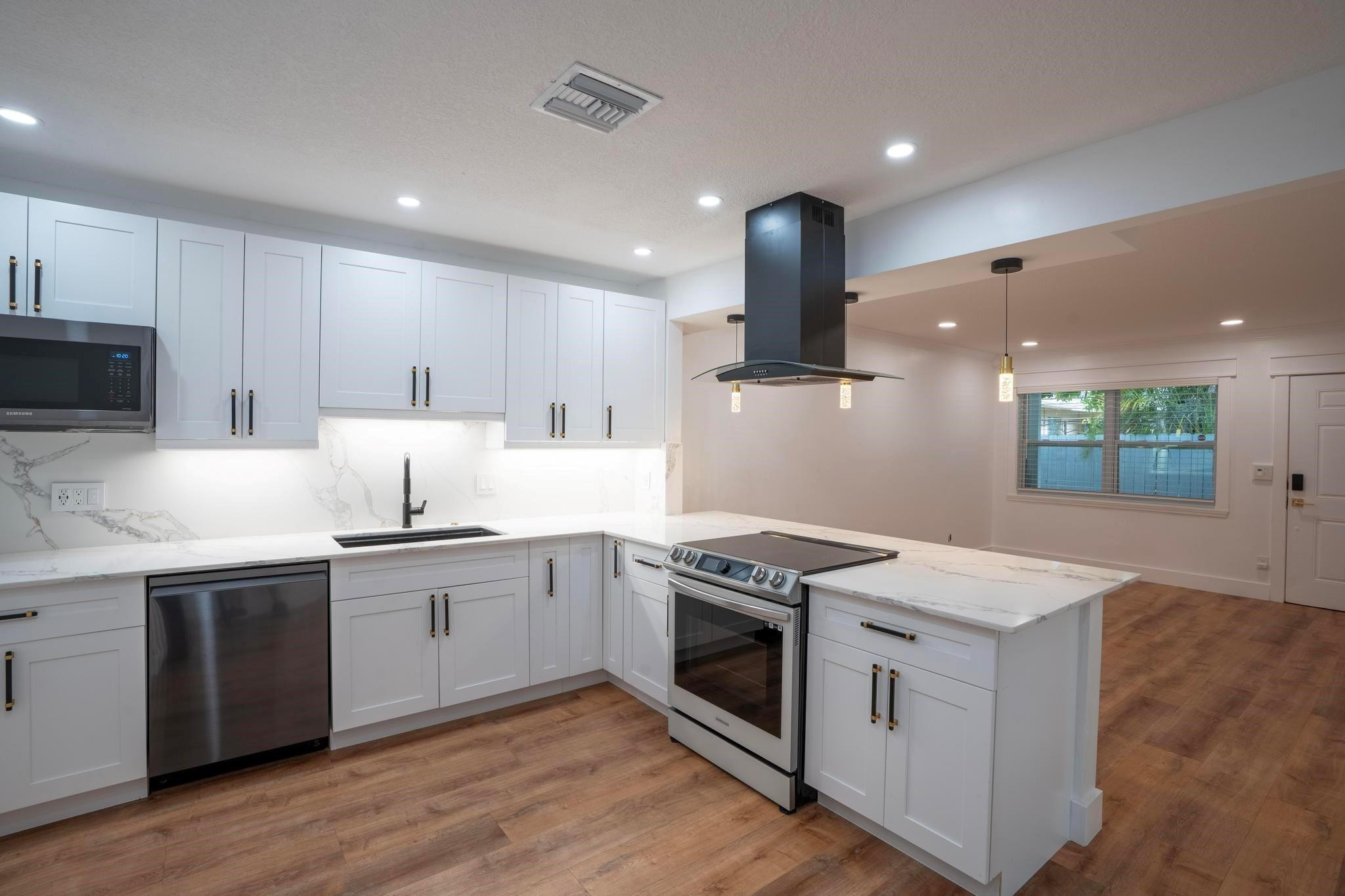 OAKLAND PARK SECOND ADD - Residential Lease