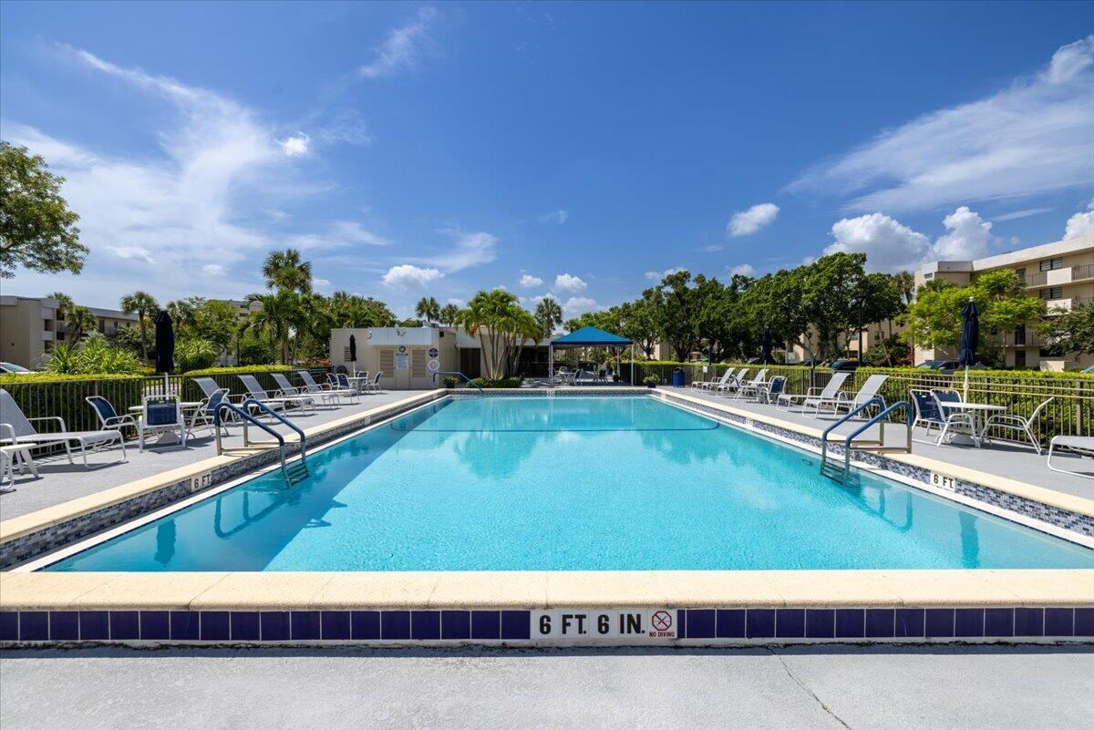 DEER CREEK COUNTRY CLUB - Residential