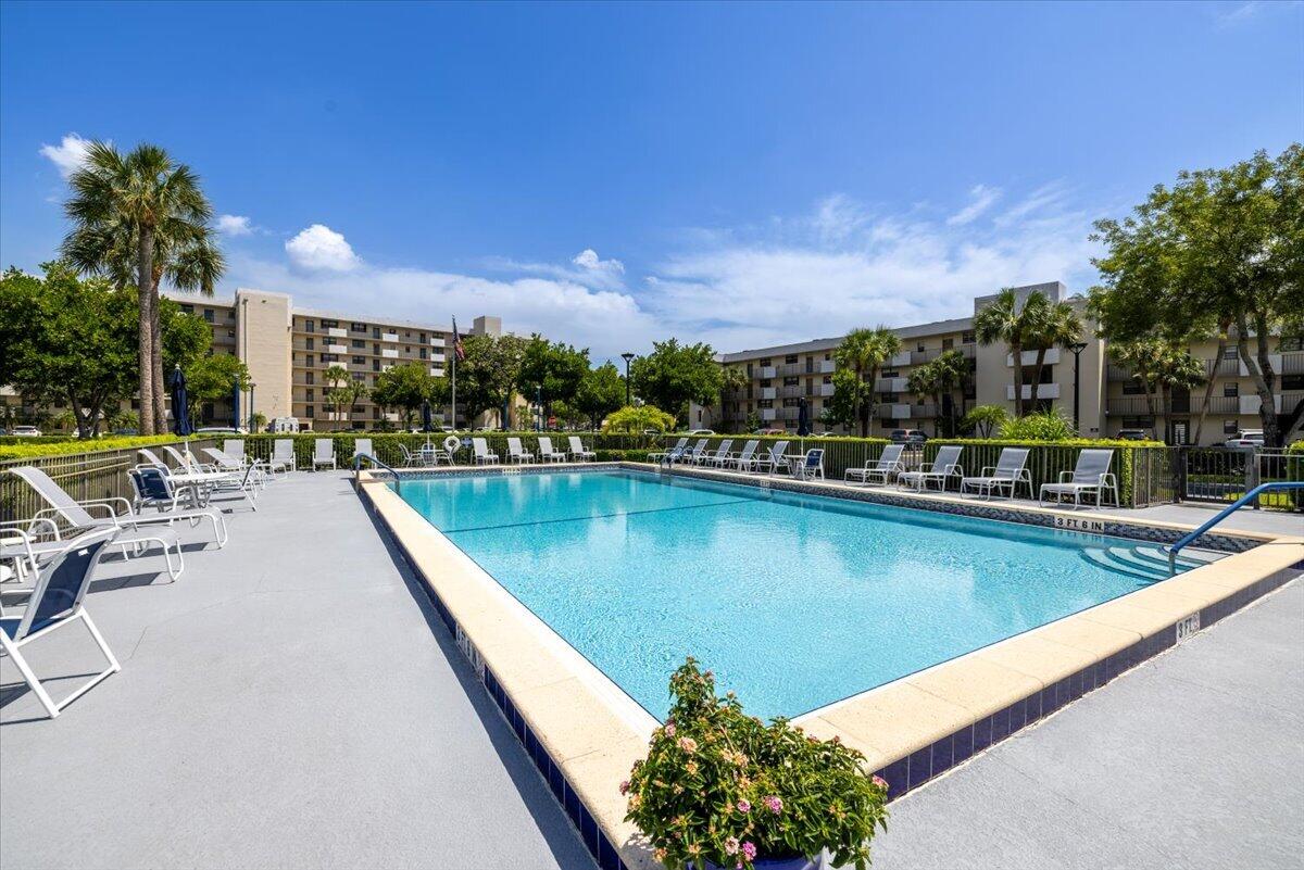 DEER CREEK COUNTRY CLUB - Residential