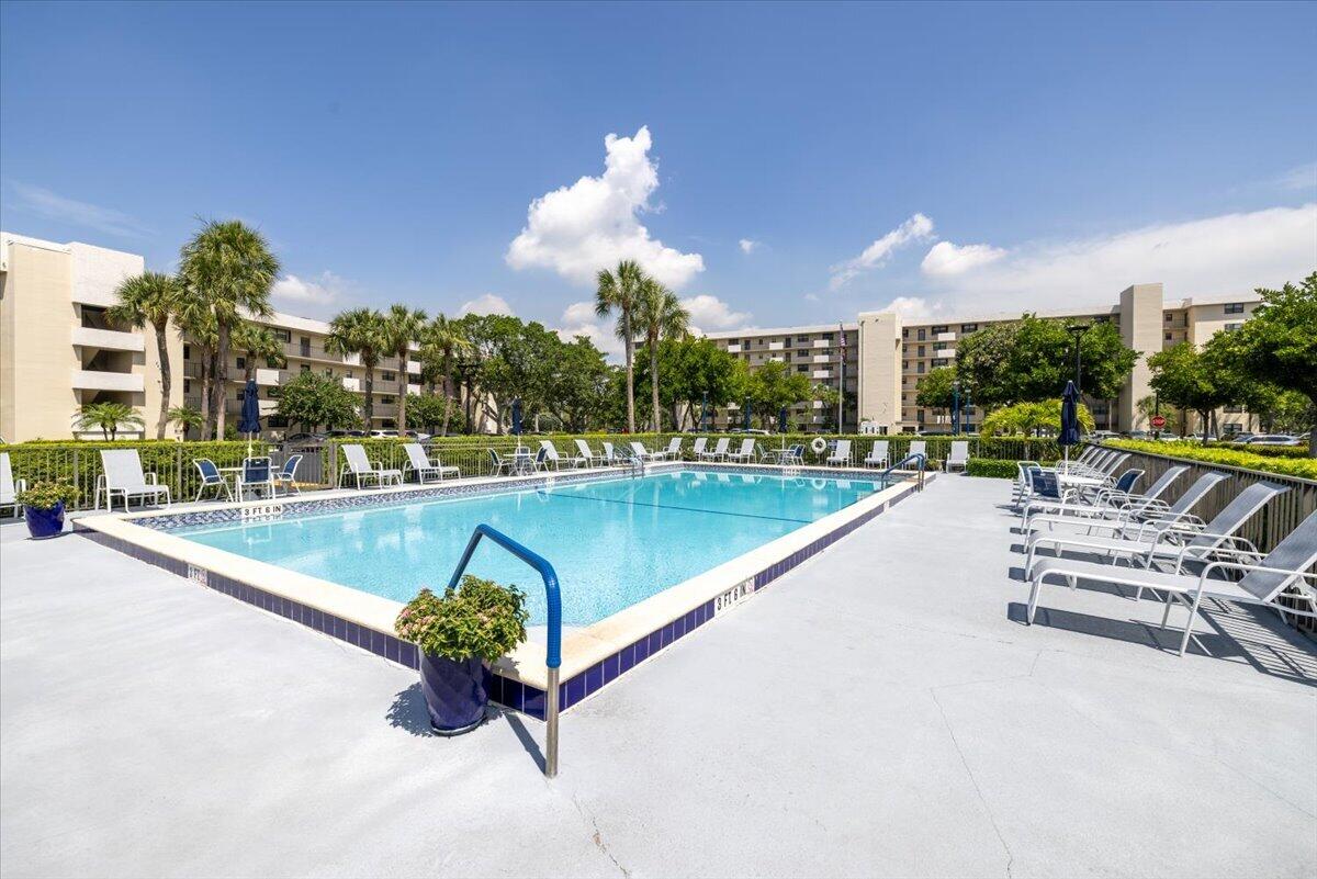 DEER CREEK COUNTRY CLUB - Residential