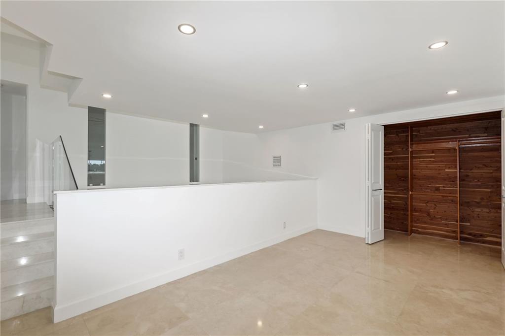 CORAL RIDGE - Residential