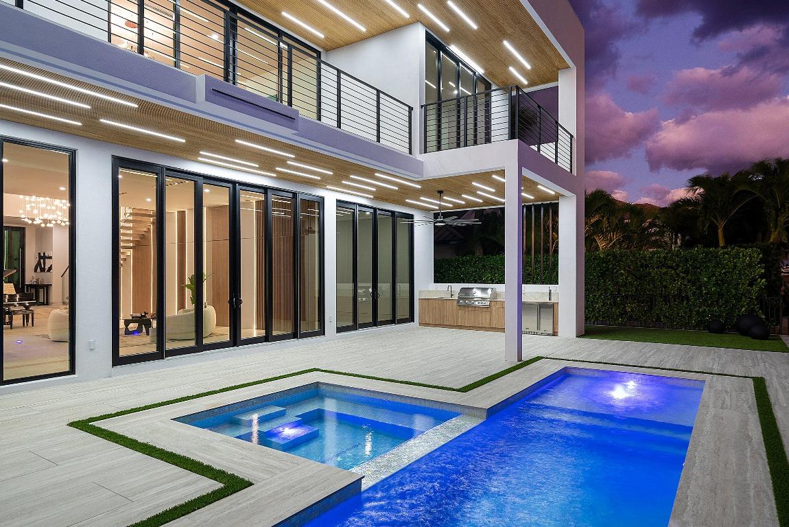 BOCA HARBOUR 5TH SEC - Residential