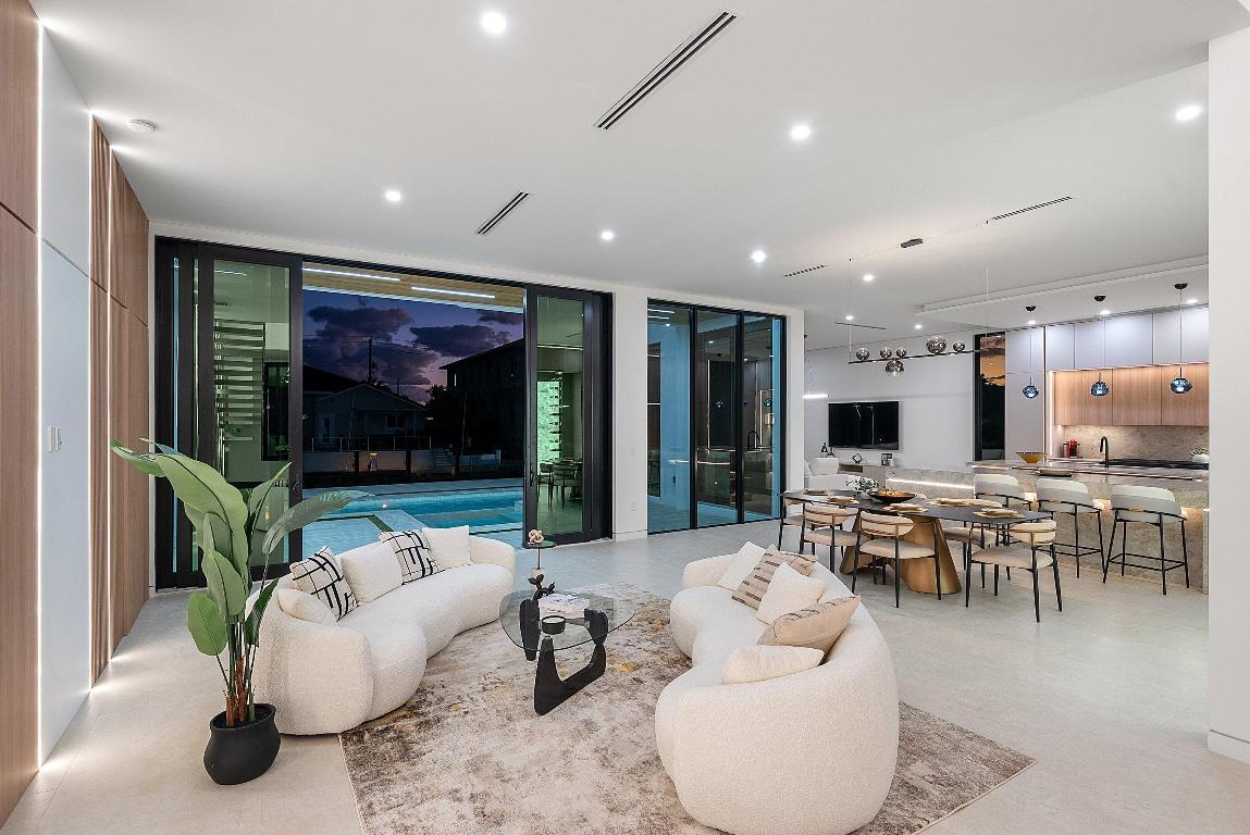 BOCA HARBOUR 5TH SEC - Residential