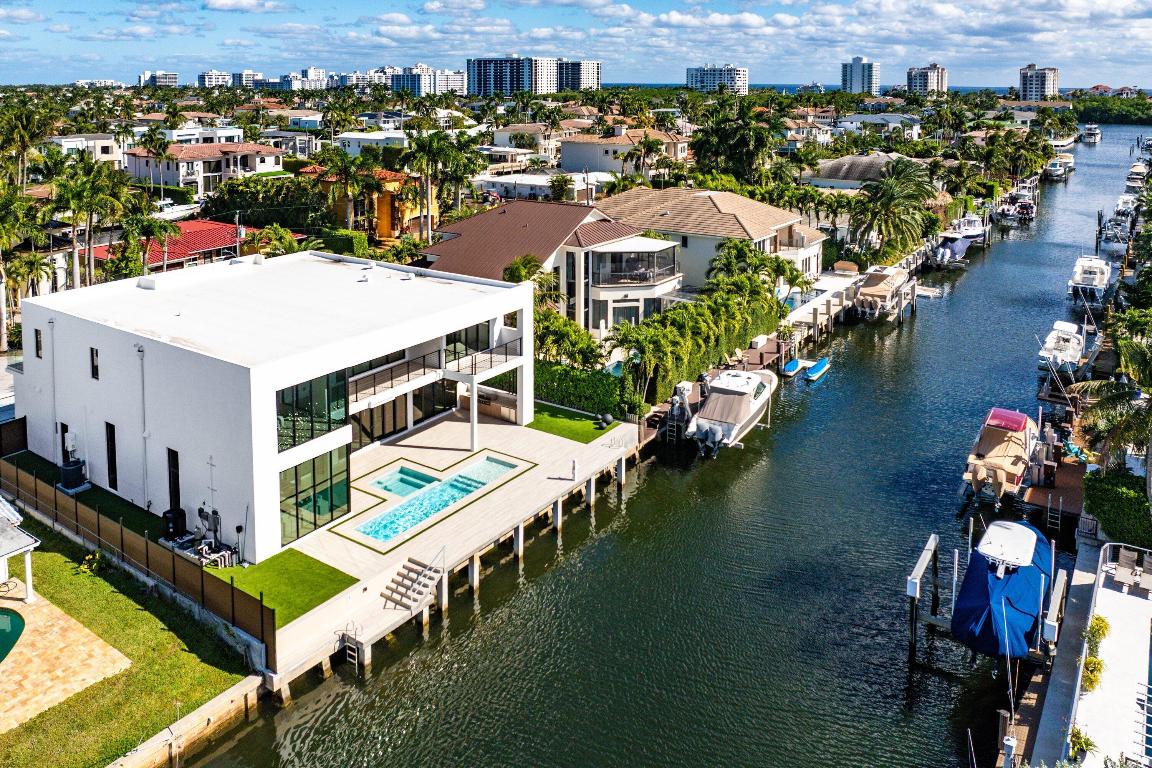 BOCA HARBOUR 5TH SEC - Residential