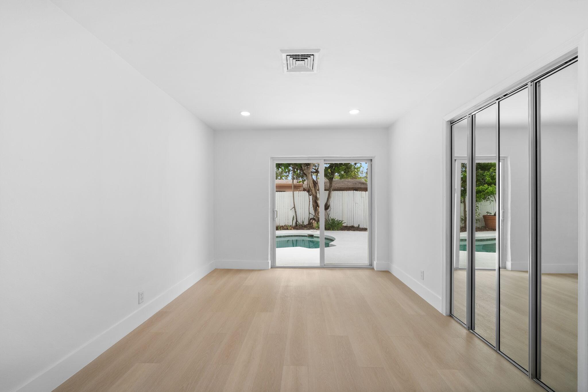 COLLIER ESTATES 3RD ADD - Residential