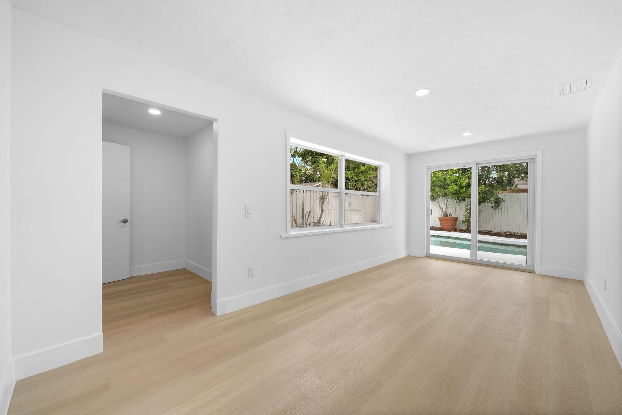 COLLIER ESTATES 3RD ADD - Residential