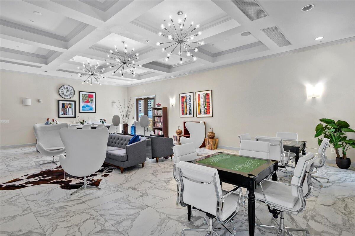 PRADO CONDO - Residential