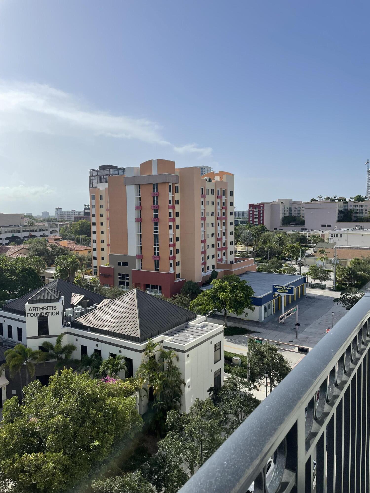 PRADO CONDO - Residential