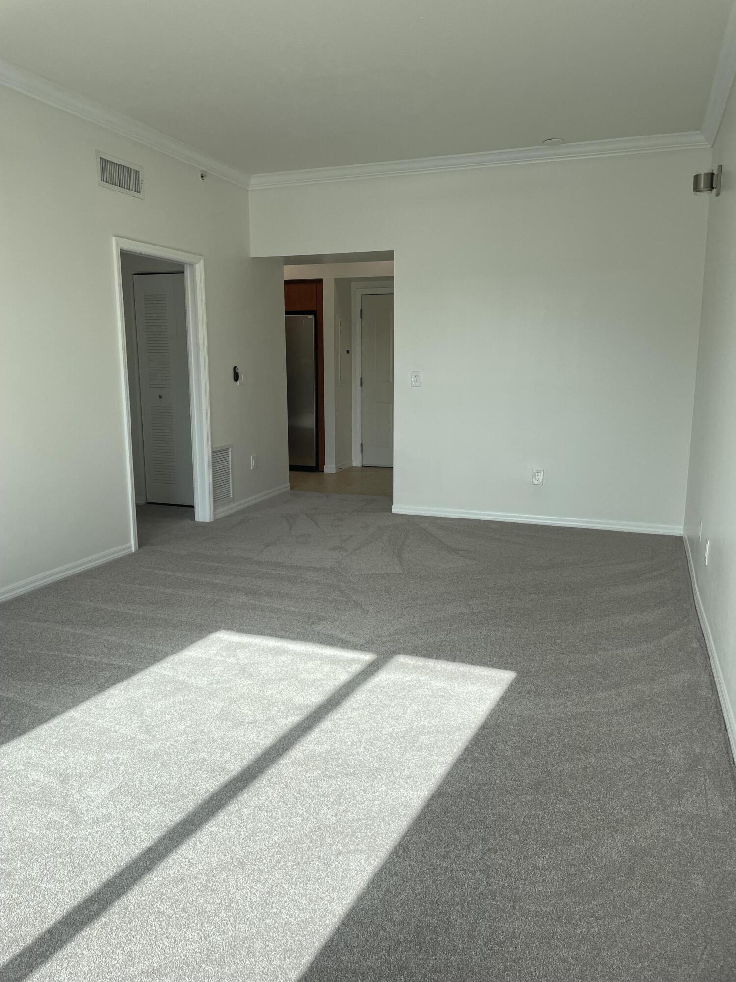 PRADO CONDO - Residential