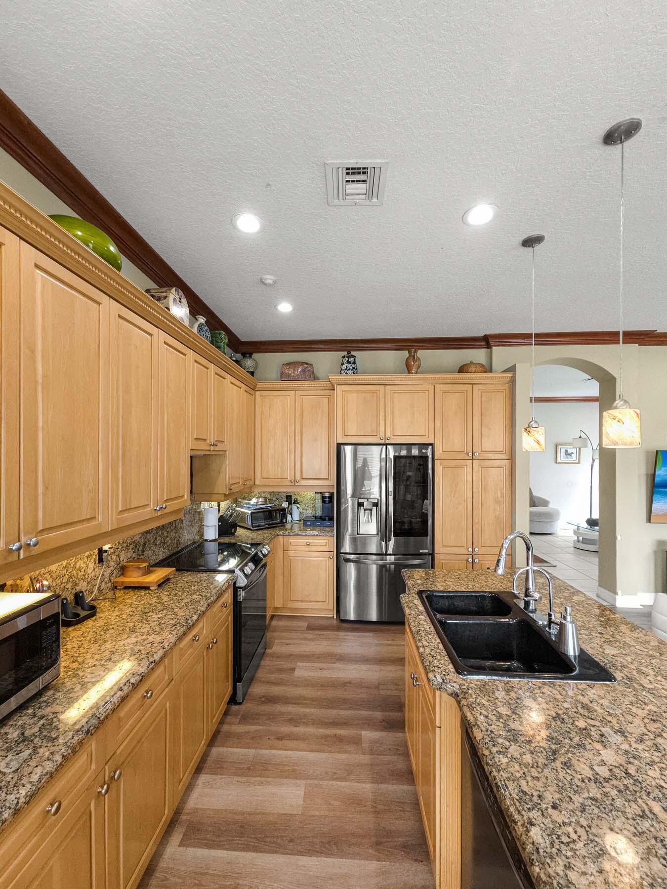 CASCADE LAKES - Residential Lease