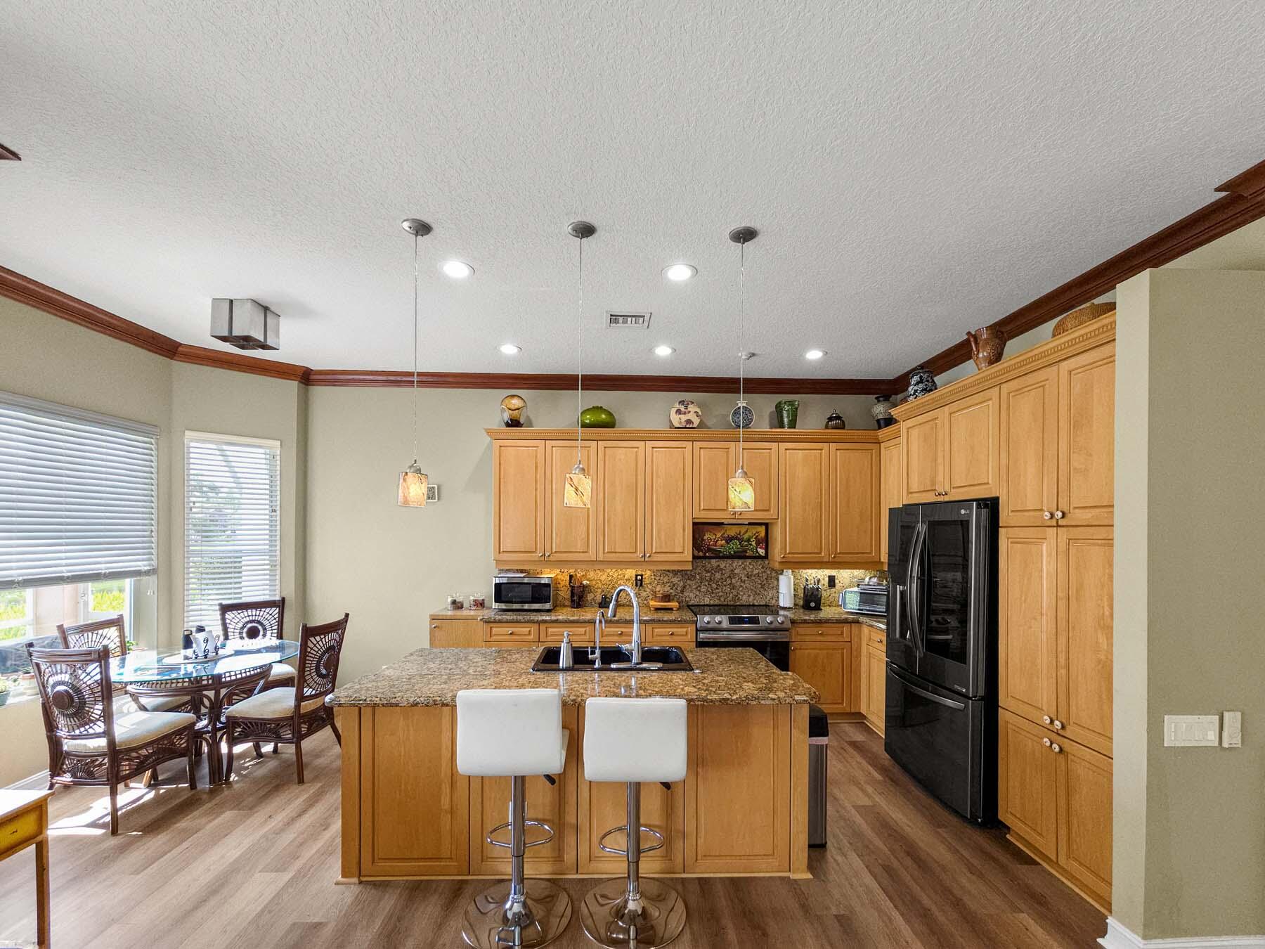 CASCADE LAKES - Residential Lease