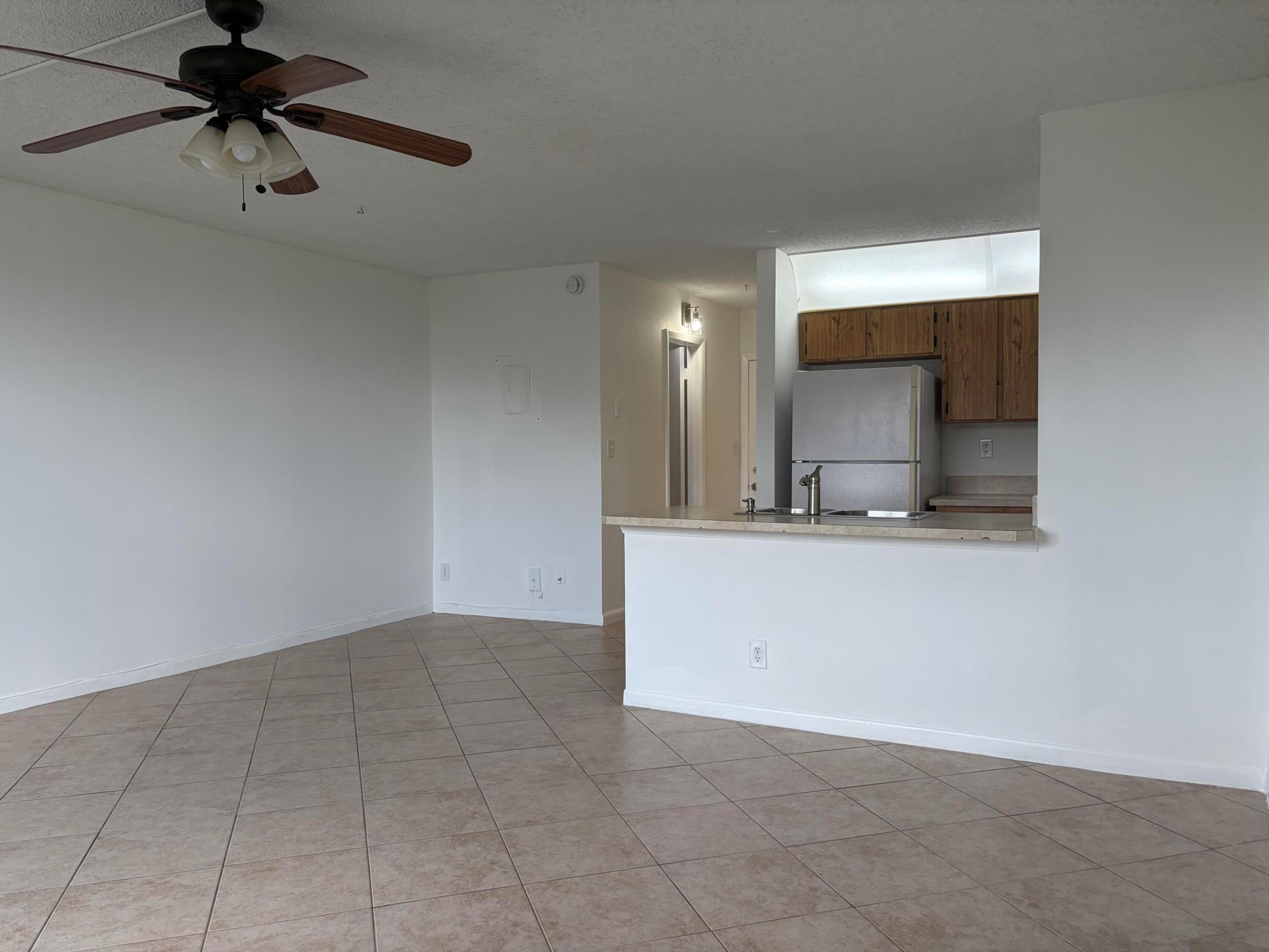 CORAL SPRINGS TOWER CLUB II - Residential Lease