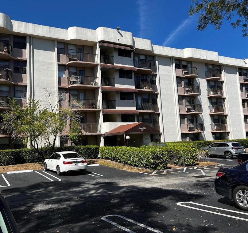 CORAL SPRINGS TOWER CLUB II - Residential Lease