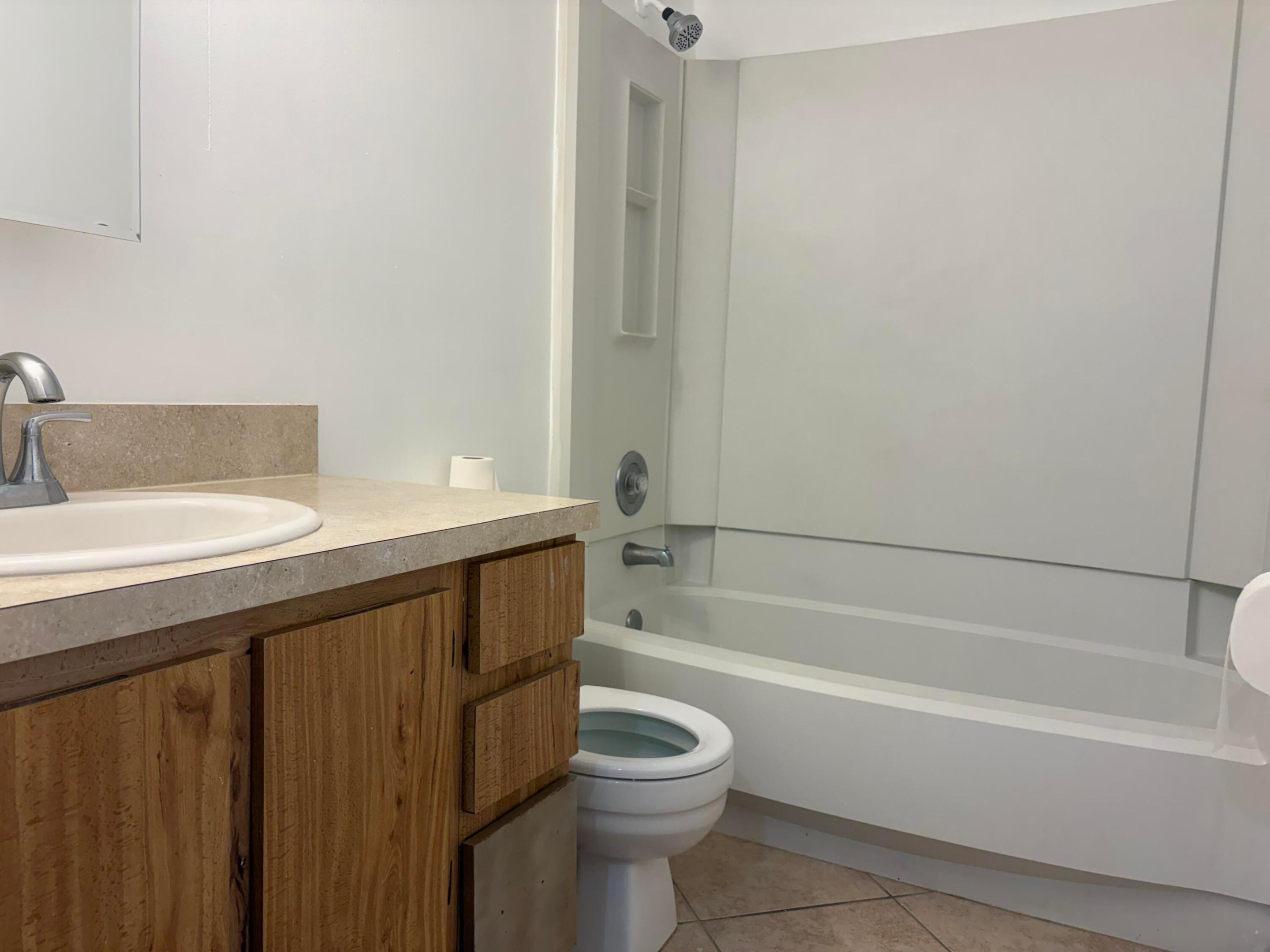 CORAL SPRINGS TOWER CLUB II - Residential Lease