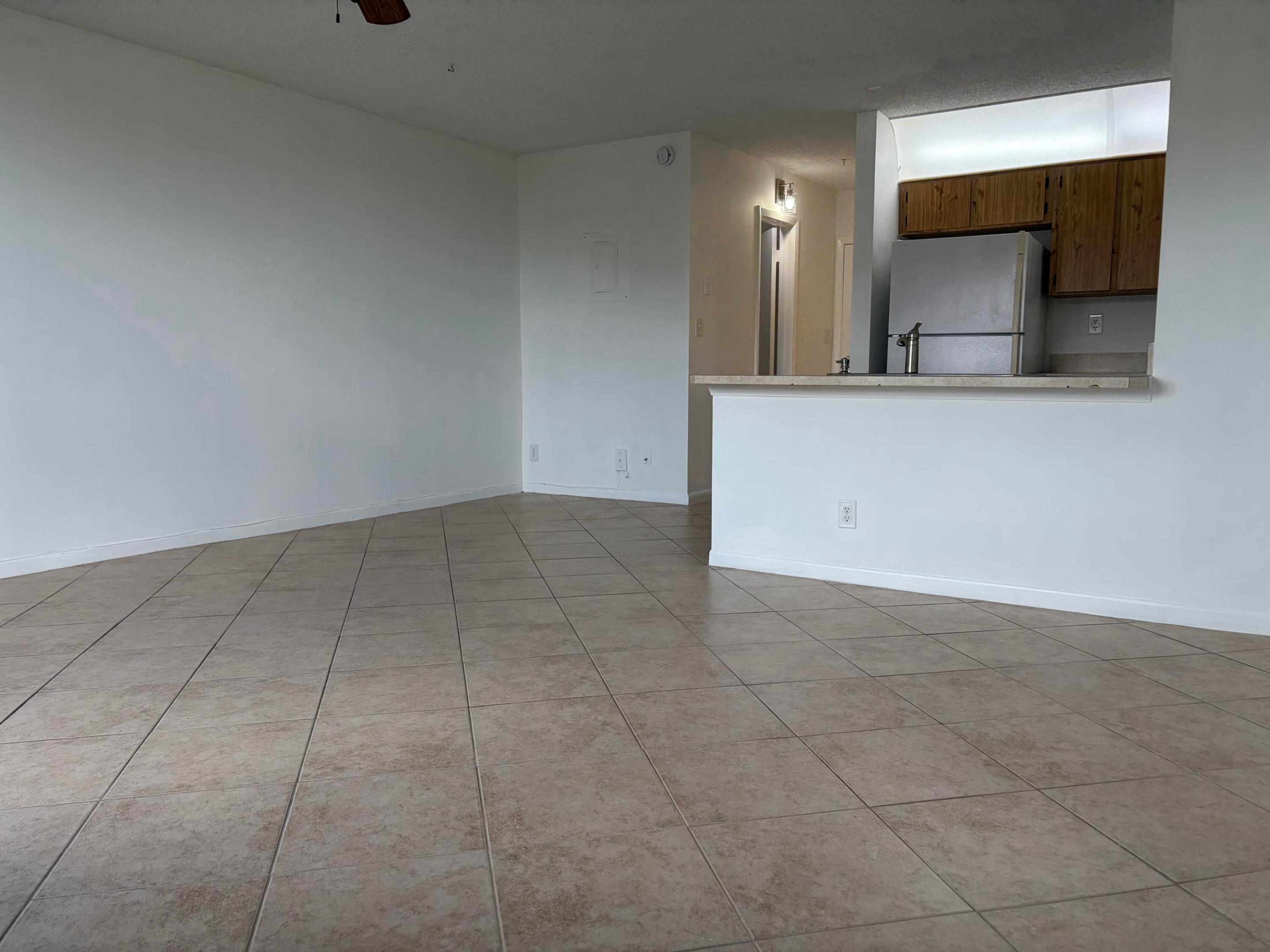 CORAL SPRINGS TOWER CLUB II - Residential Lease
