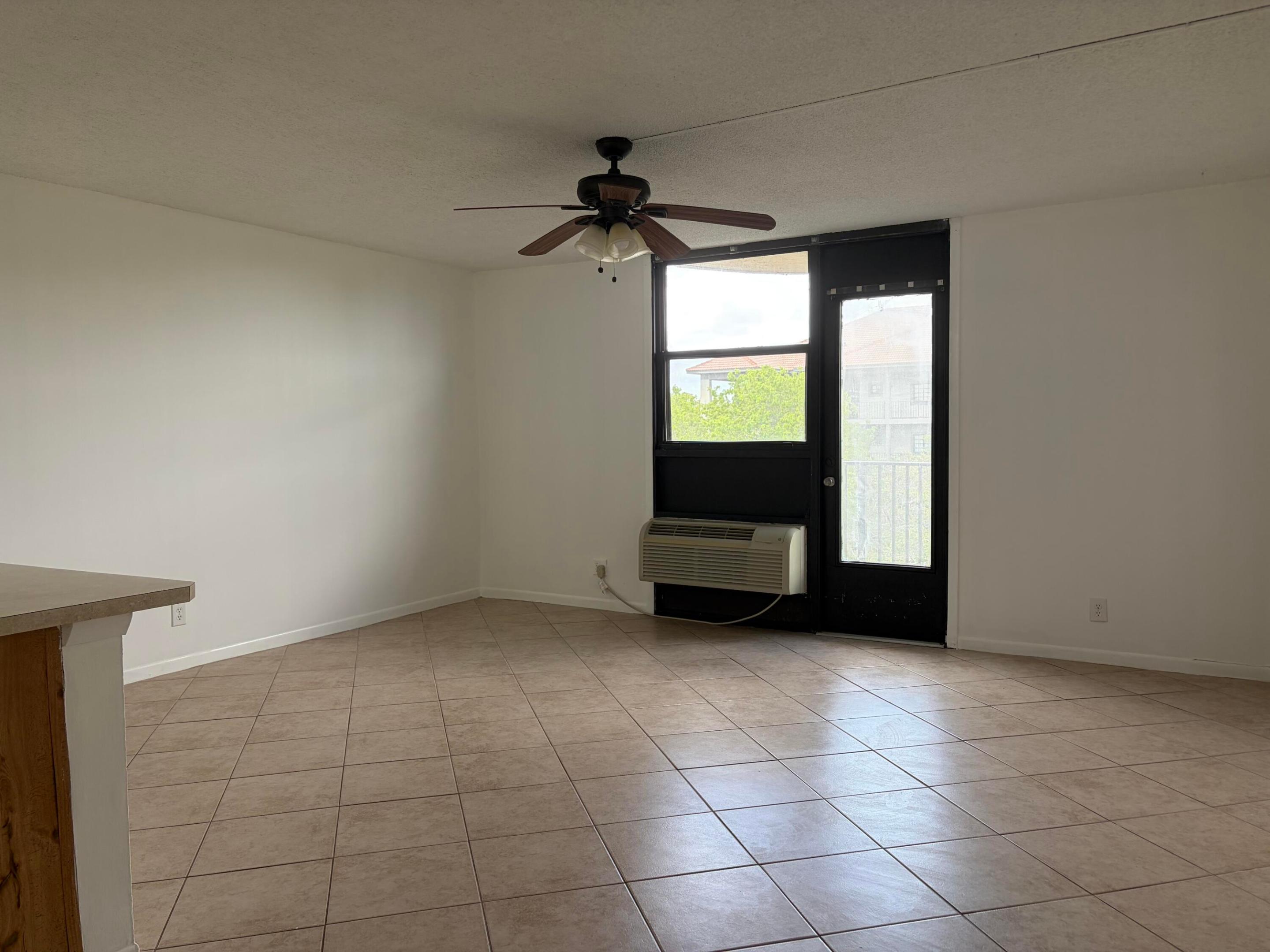 CORAL SPRINGS TOWER CLUB II - Residential Lease