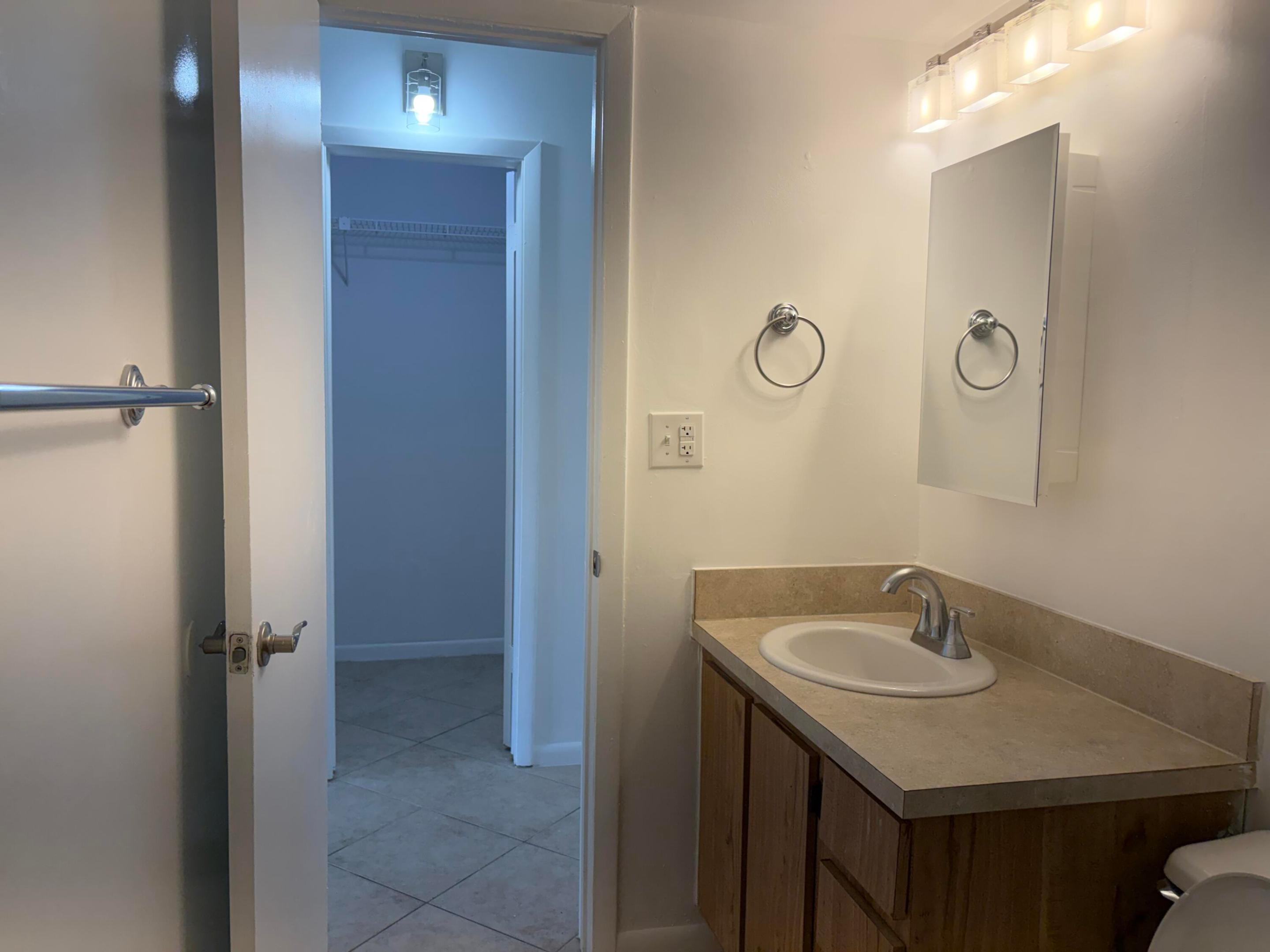 CORAL SPRINGS TOWER CLUB II - Residential Lease