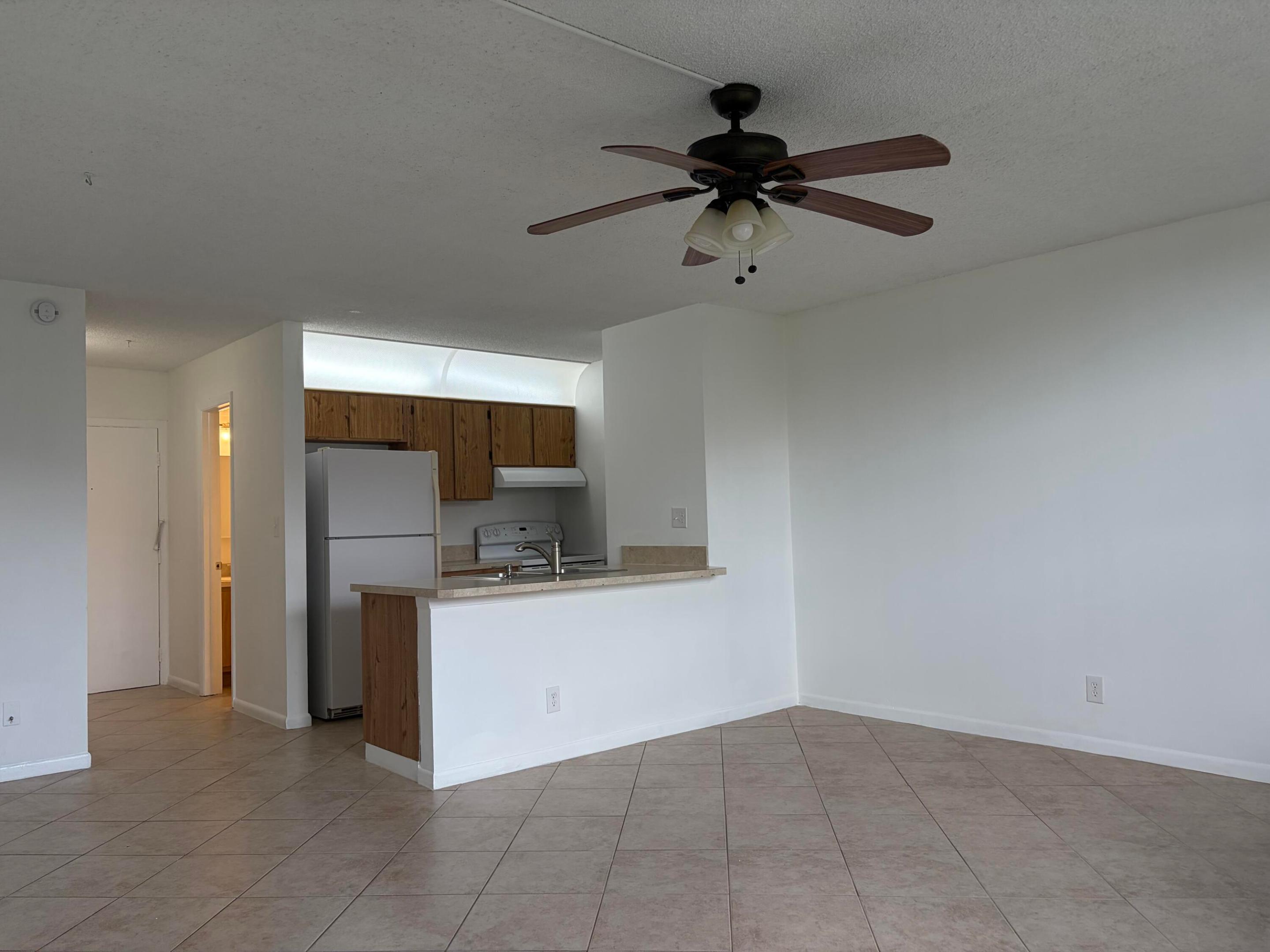 CORAL SPRINGS TOWER CLUB II - Residential Lease