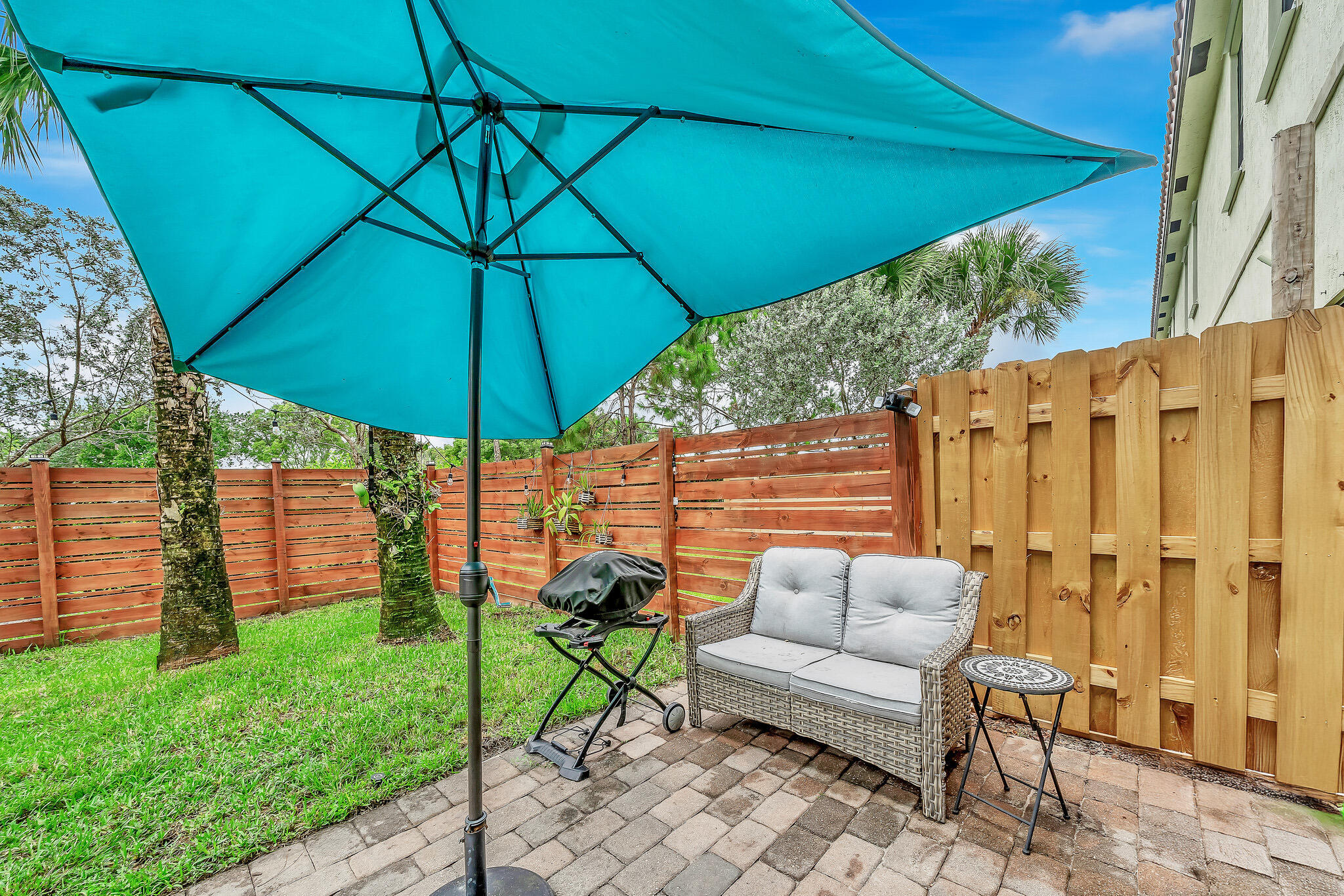SABAL GROVE PLAT TWO - Residential Lease