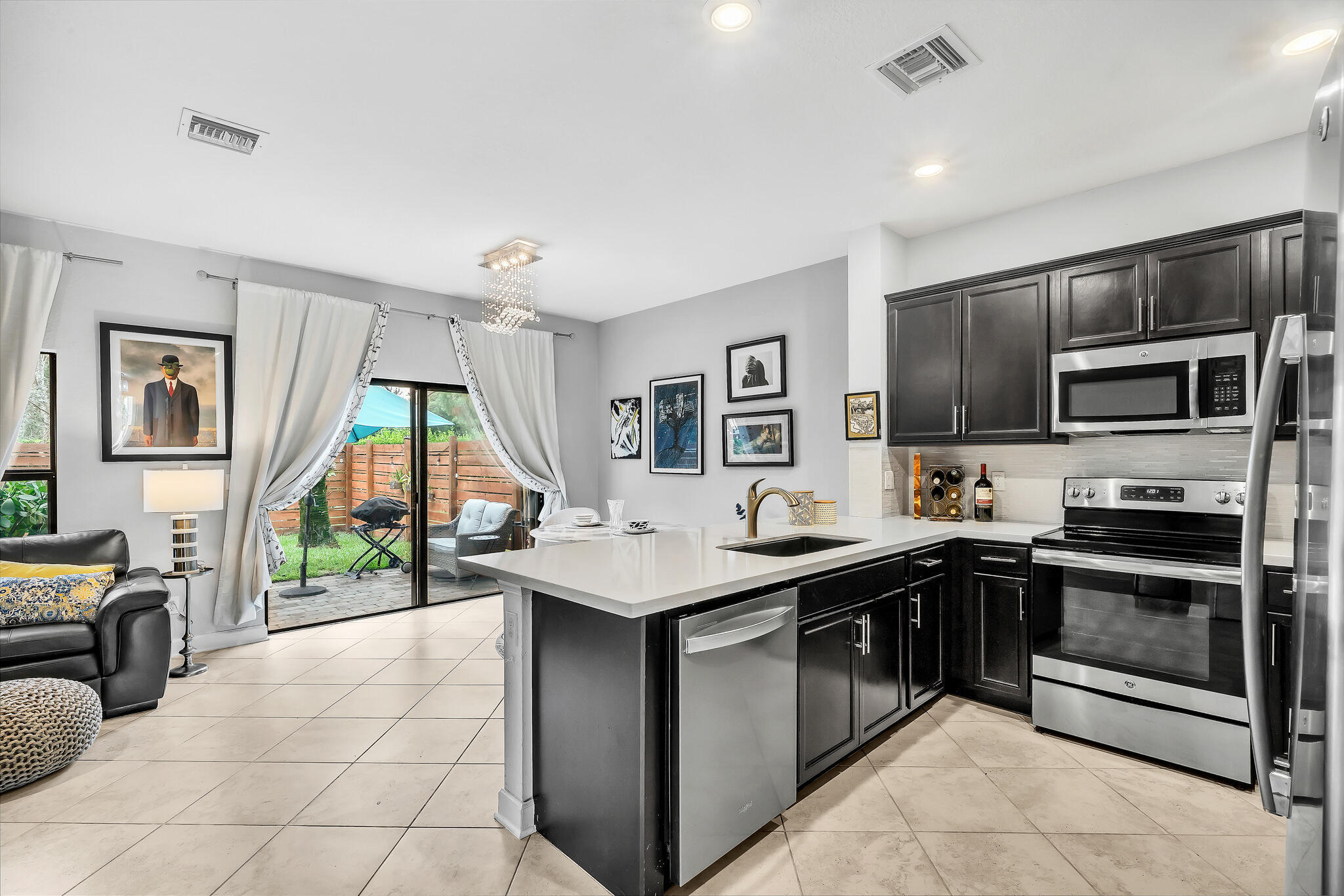 SABAL GROVE PLAT TWO - Residential Lease