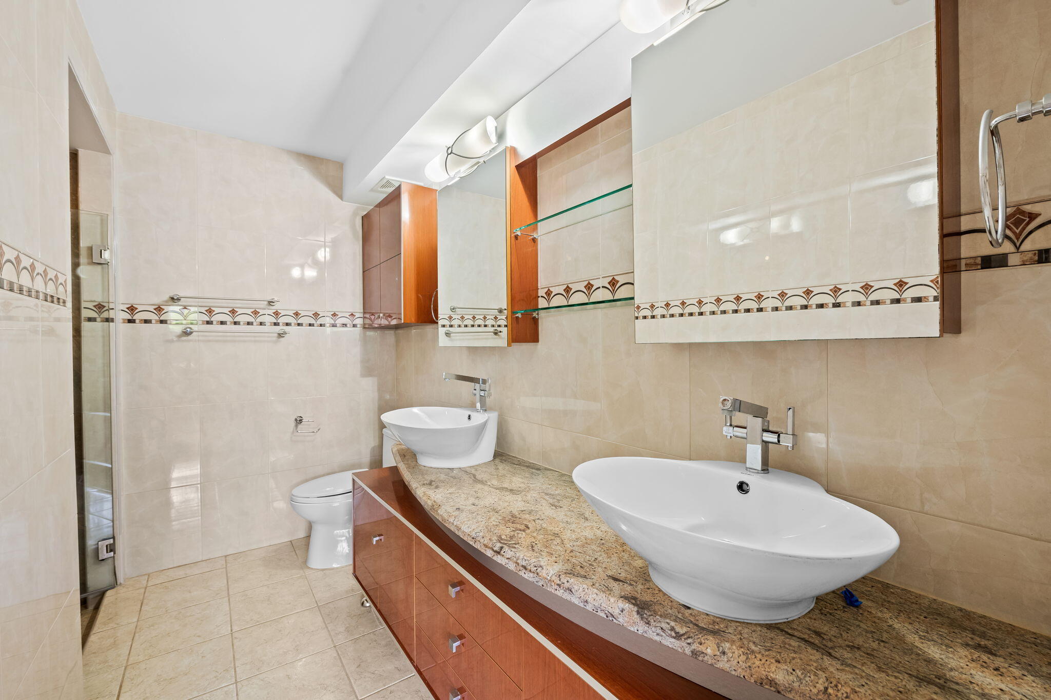 EMBASSY LAKES - Residential