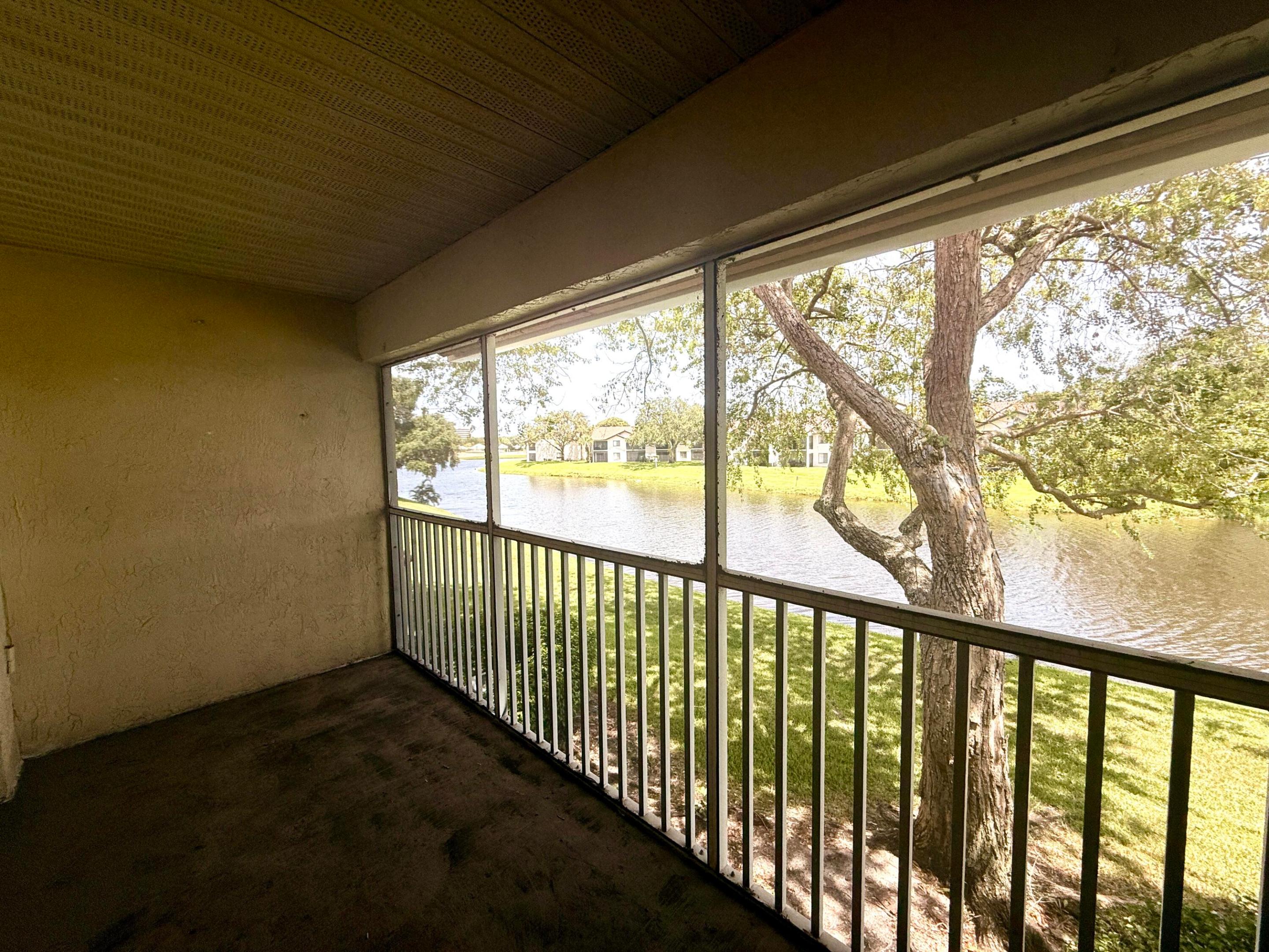 STERLING VILLAGES OF PALM BEACH LAKES CONDO - Residential