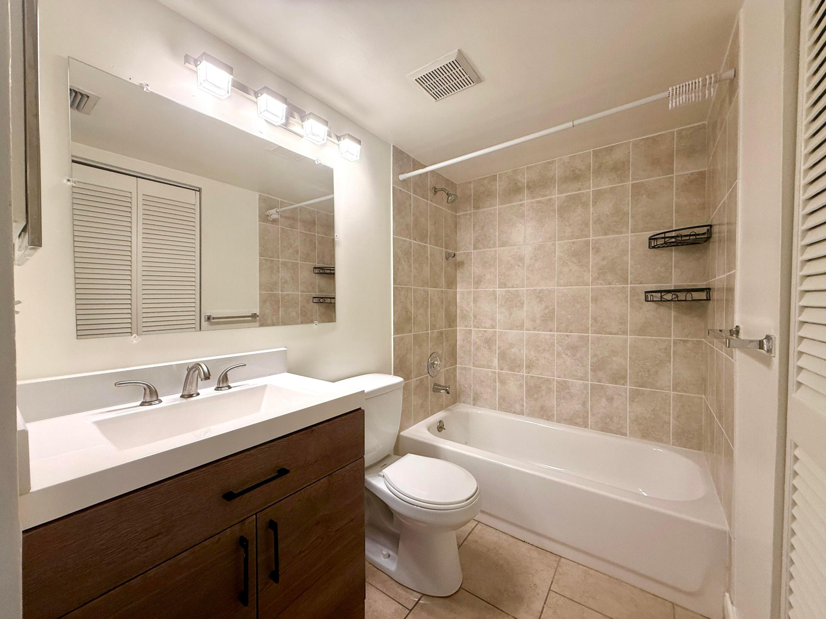STERLING VILLAGES OF PALM BEACH LAKES CONDO - Residential