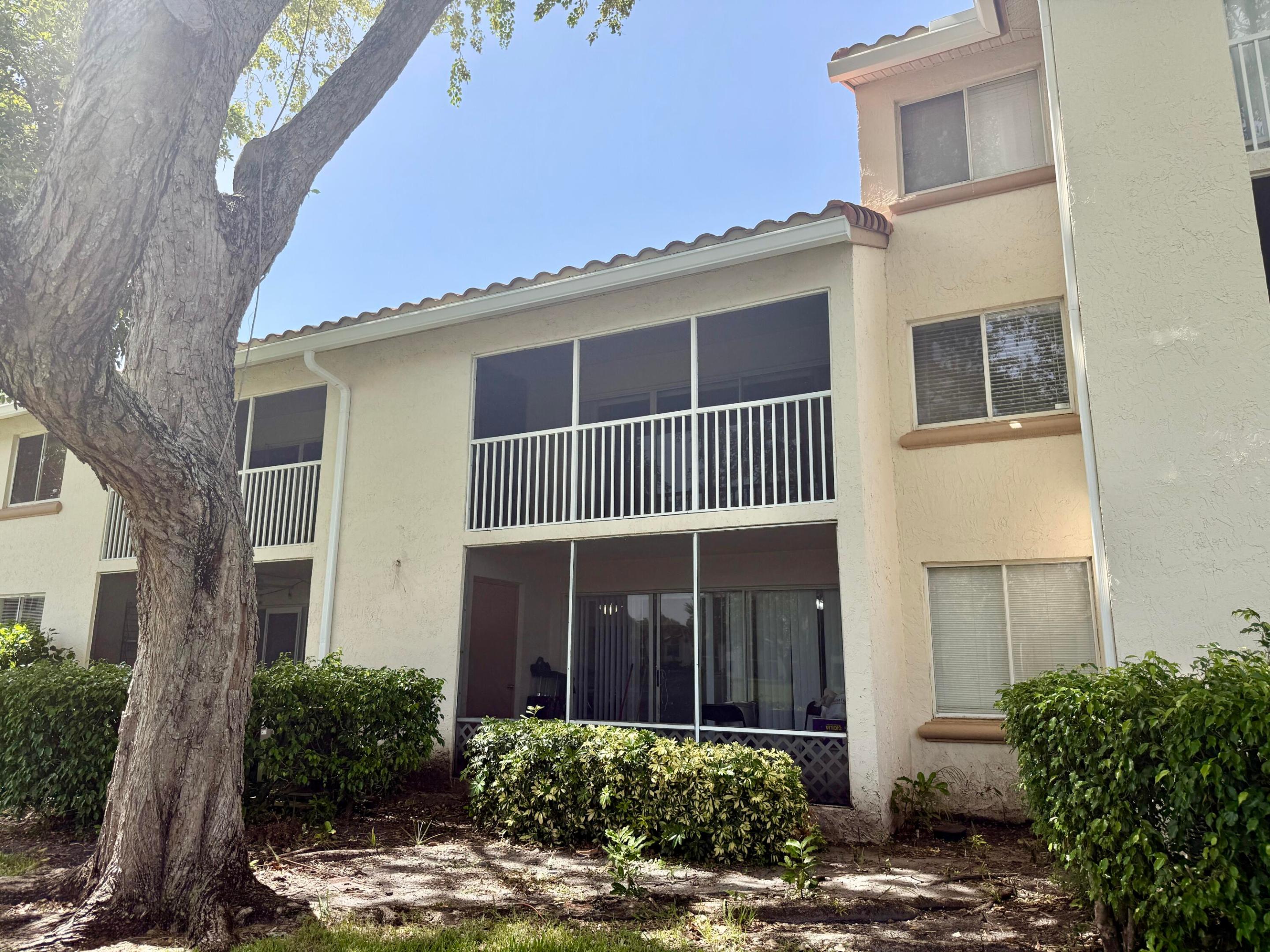 STERLING VILLAGES OF PALM BEACH LAKES CONDO - Residential