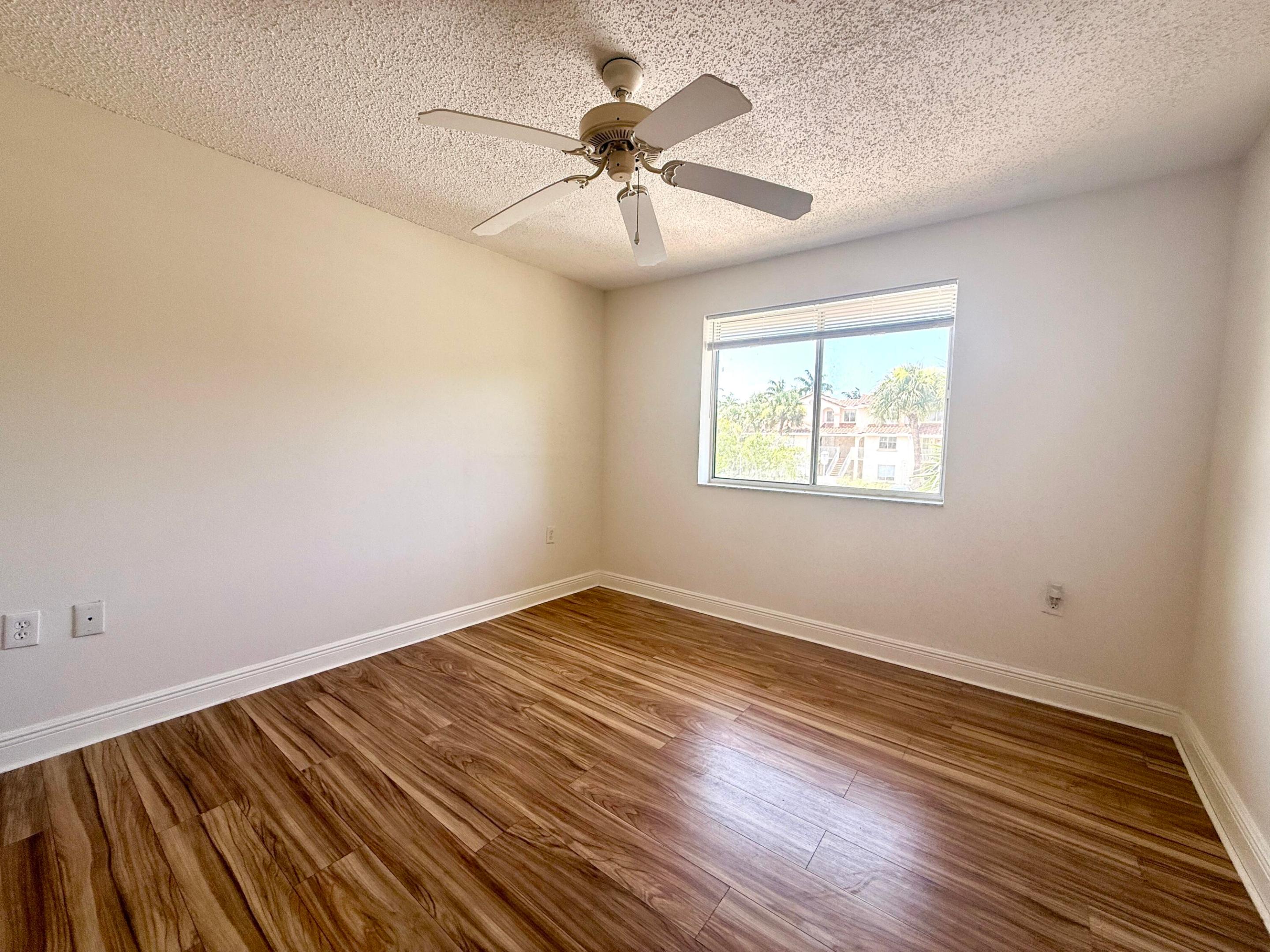 STERLING VILLAGES OF PALM BEACH LAKES CONDO - Residential